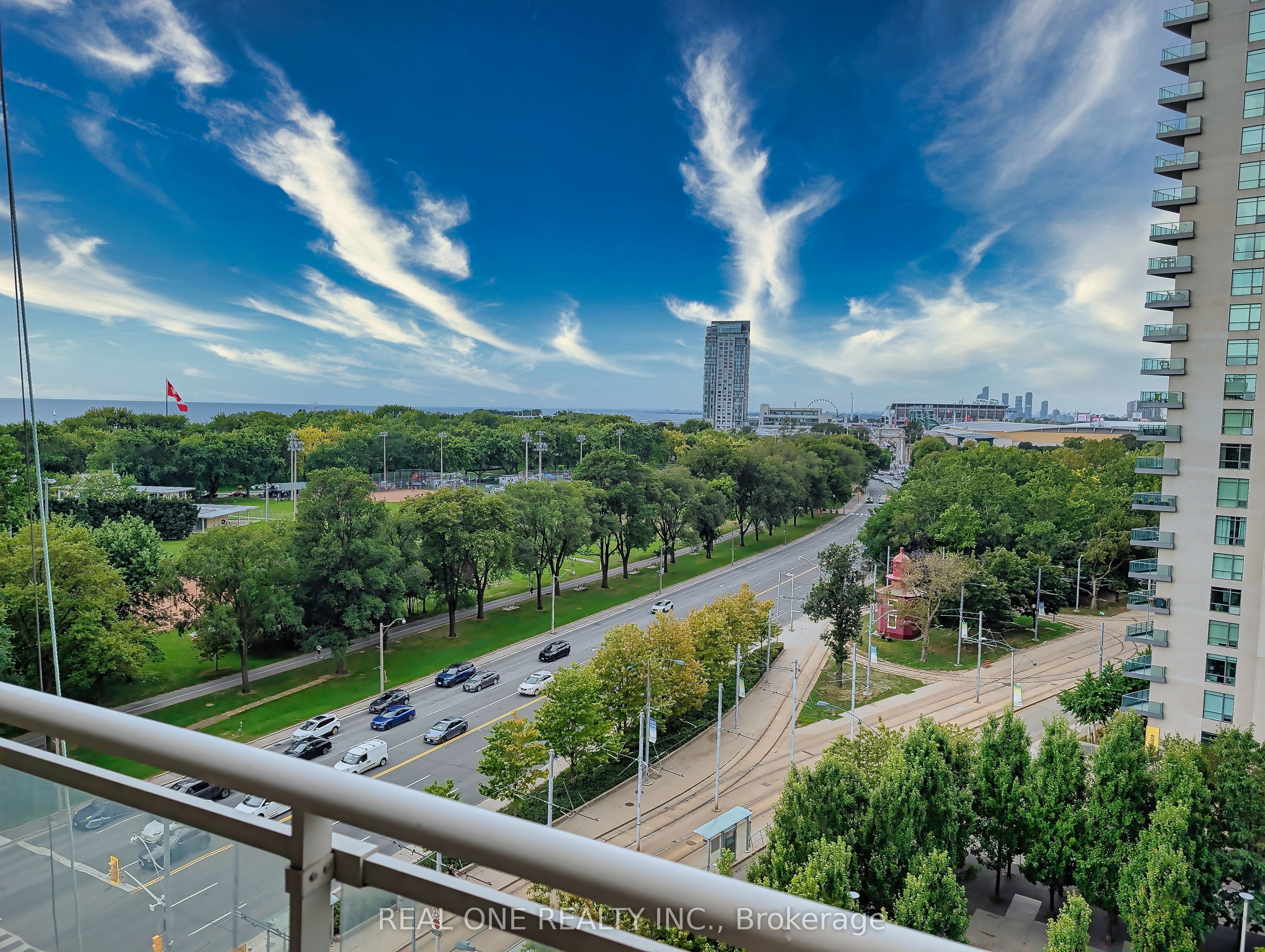 628 Fleet Street 1015, Toronto, ON M5V 1A8