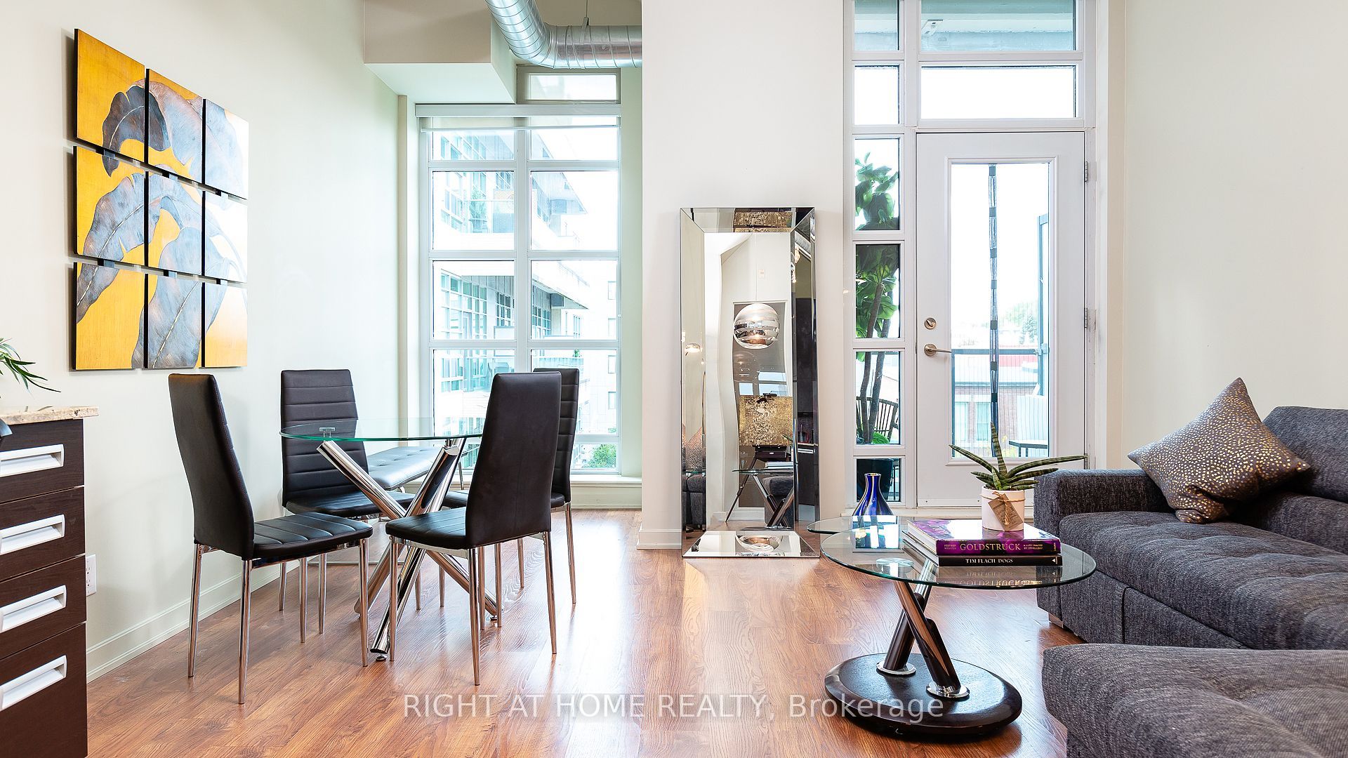 380 Macpherson Avenue 314, Toronto, ON M4V 3E3 photo 2