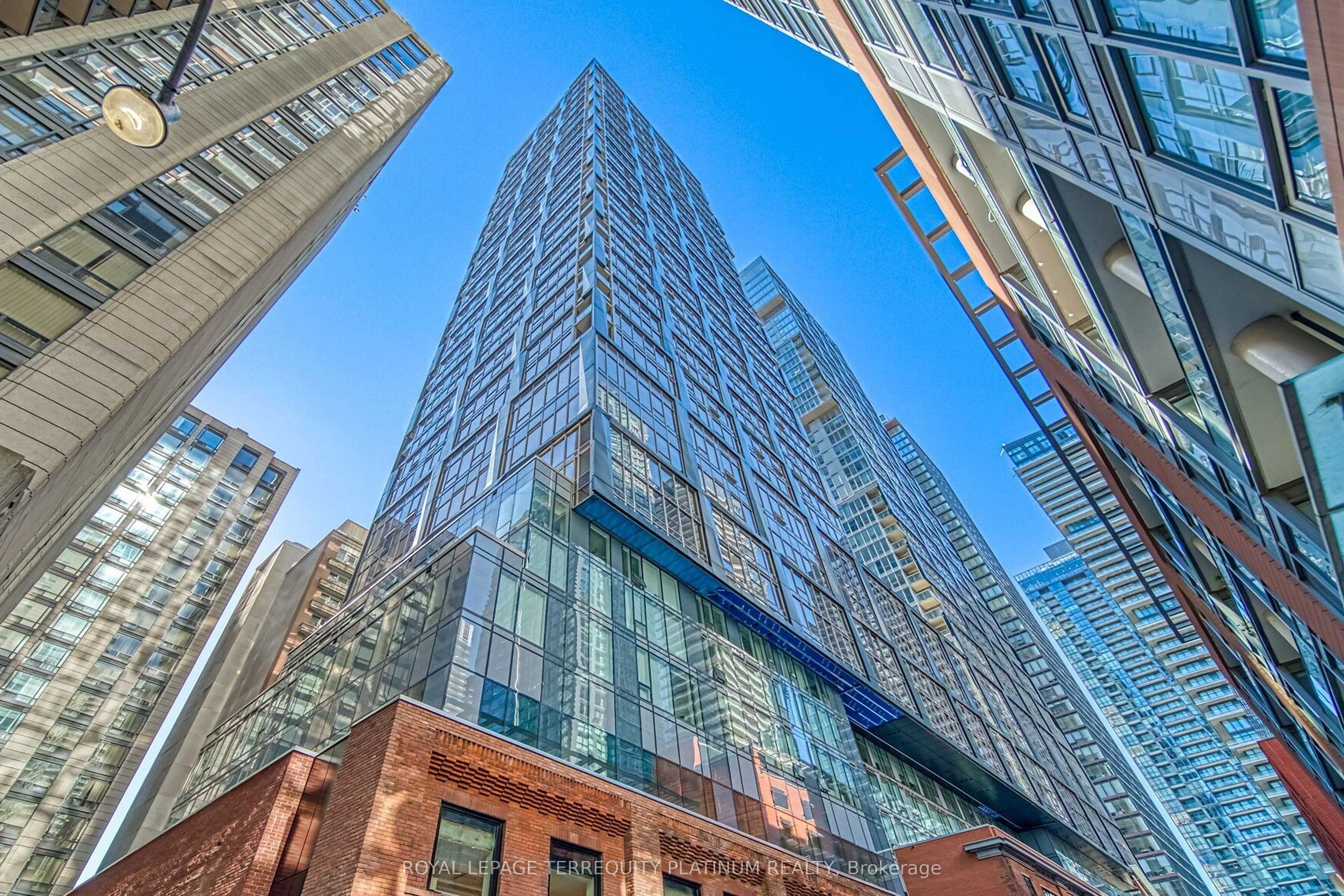 15 Mercer Street 2906, Toronto, ON M5V 1H2