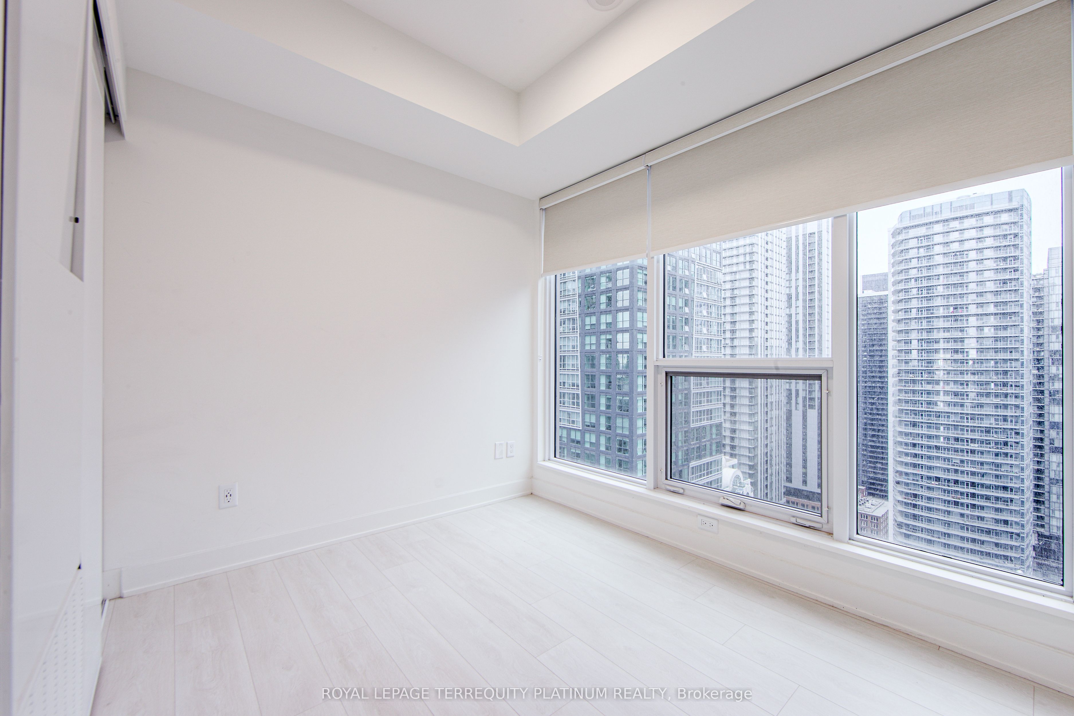 15 Mercer Street 2906, Toronto, ON M5V 1H2 photo 2