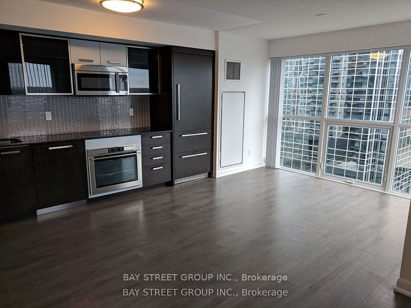 5162 Yonge Street 1112, Toronto, ON M2N 0E9