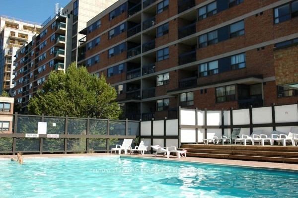 49 Mccaul Street 463, Toronto, ON M5T 2W7 photo 2