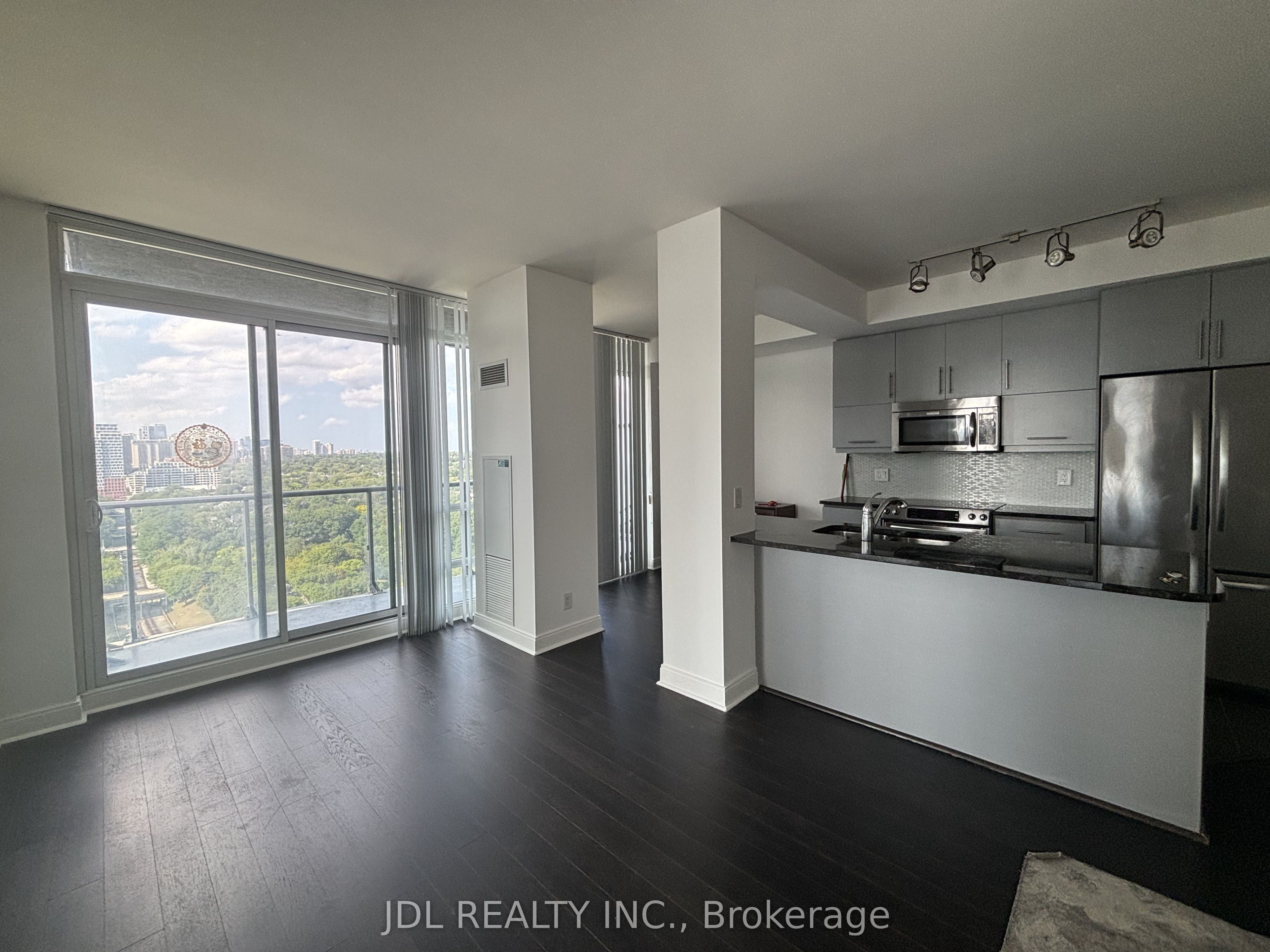 825 Church Street 2202, Toronto, ON M4W 3Z4 photo 3