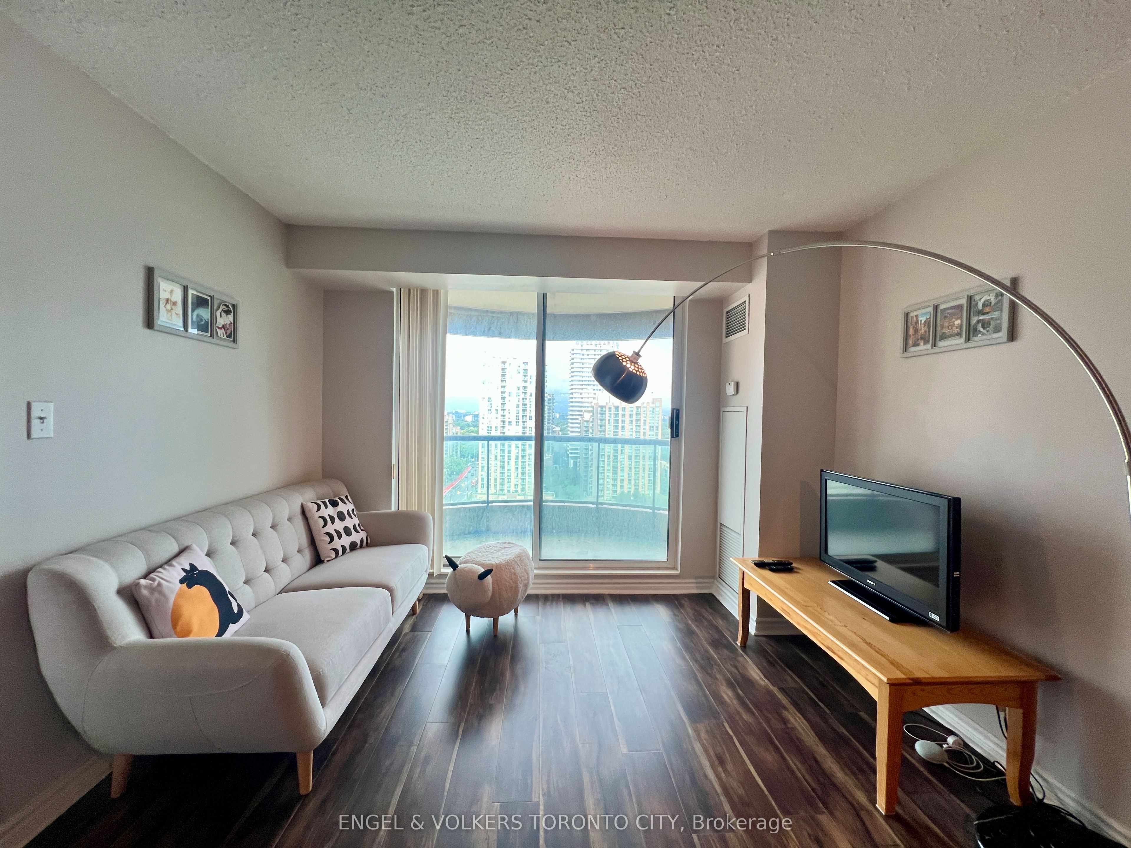 7 Lorraine Drive 2215, Toronto, ON M2N 7H2 photo 2