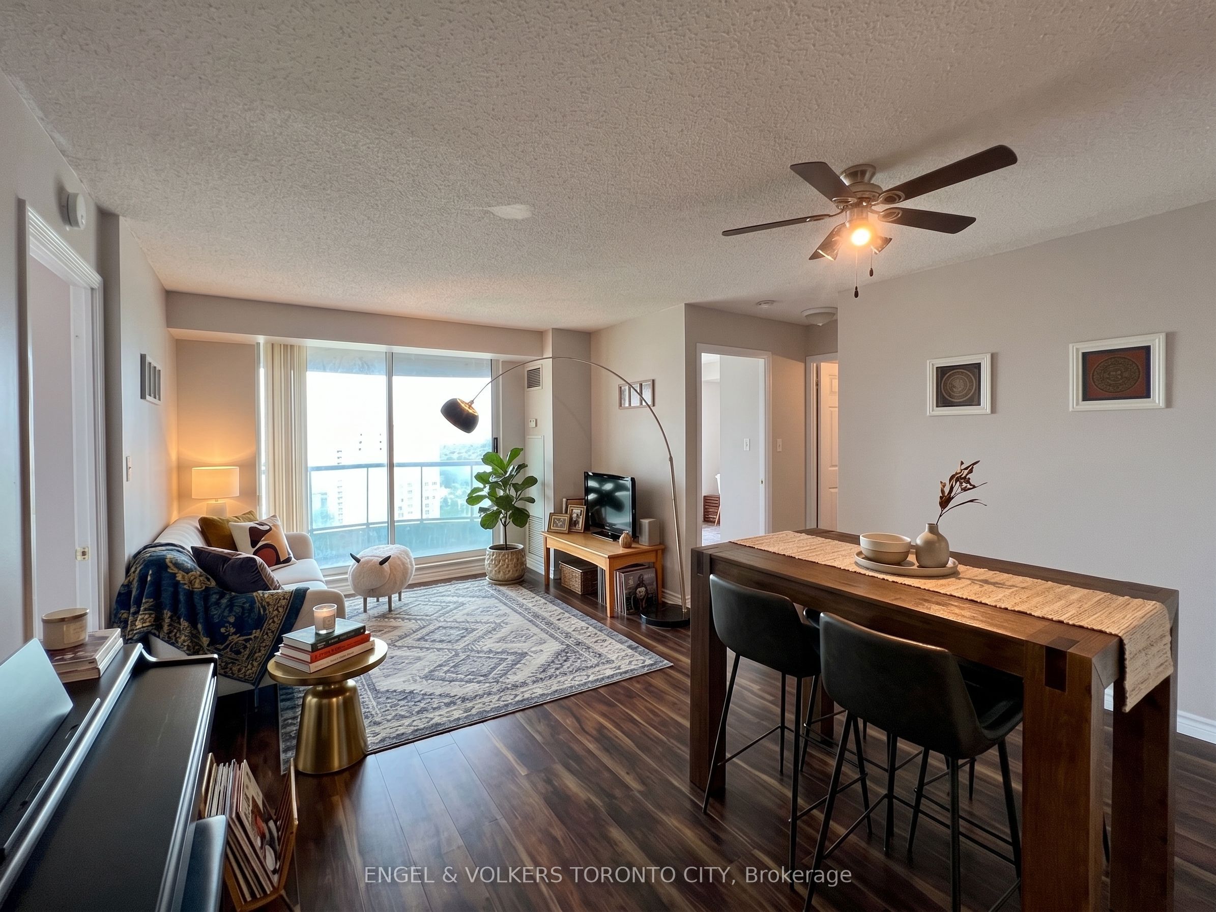 7 Lorraine Drive 2215, Toronto, ON M2N 7H2 photo 4
