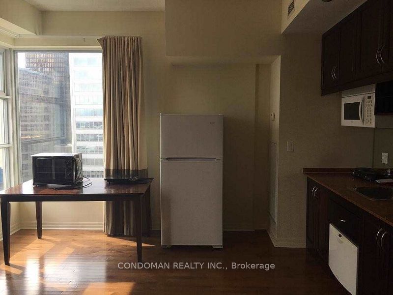1 King Street W 2210, Toronto, ON M5H 1A1 photo 2