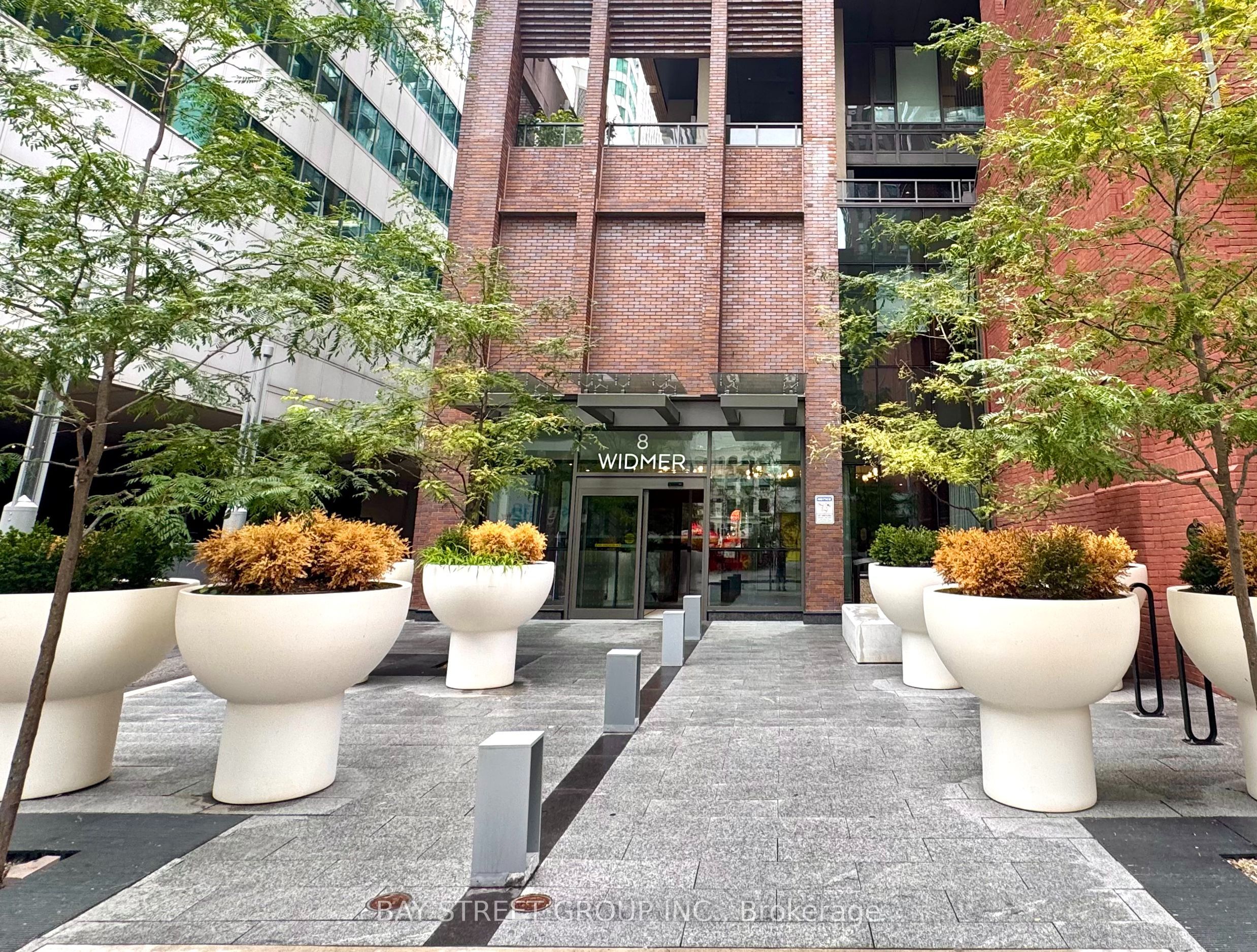 8 Widmer Street 3015, Toronto, ON M5V 2E7 photo 2