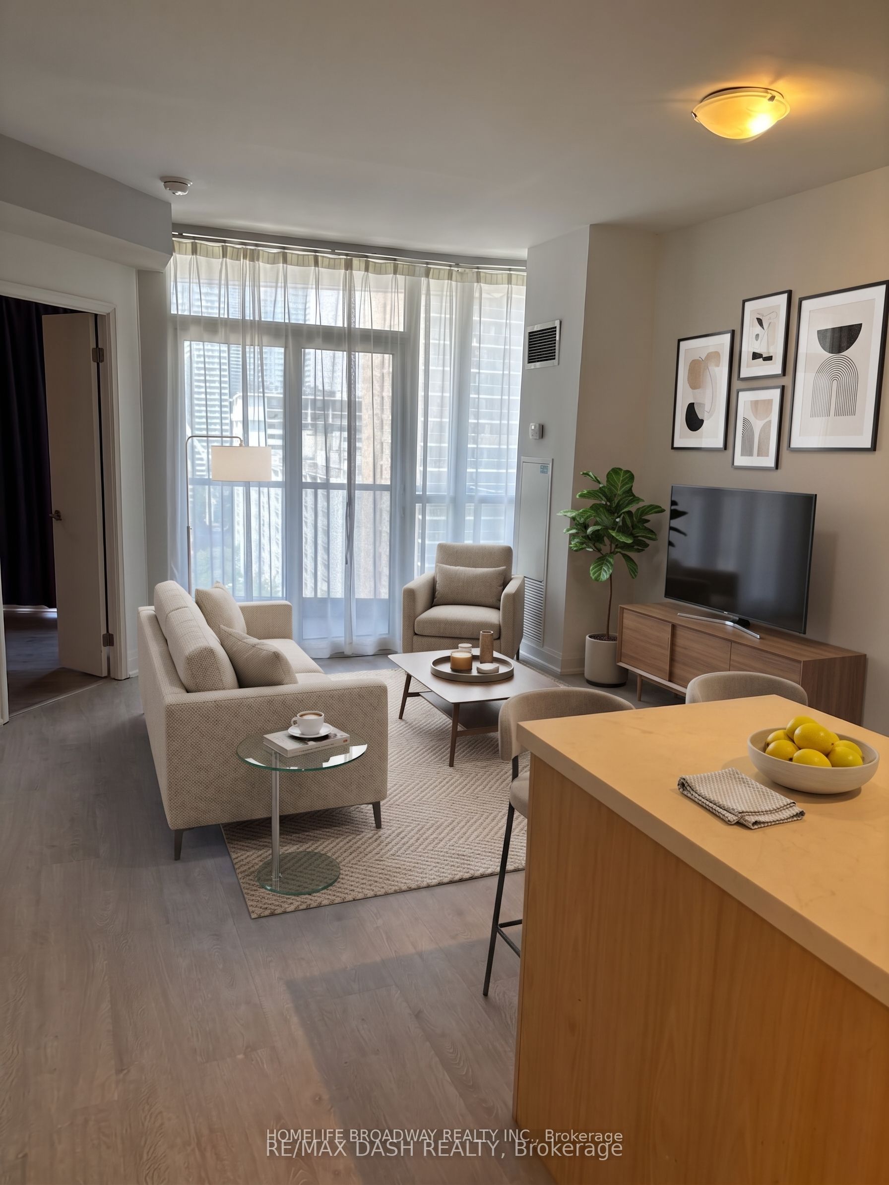 21 CARLTON Street 1904, Toronto, ON M5B 1L3