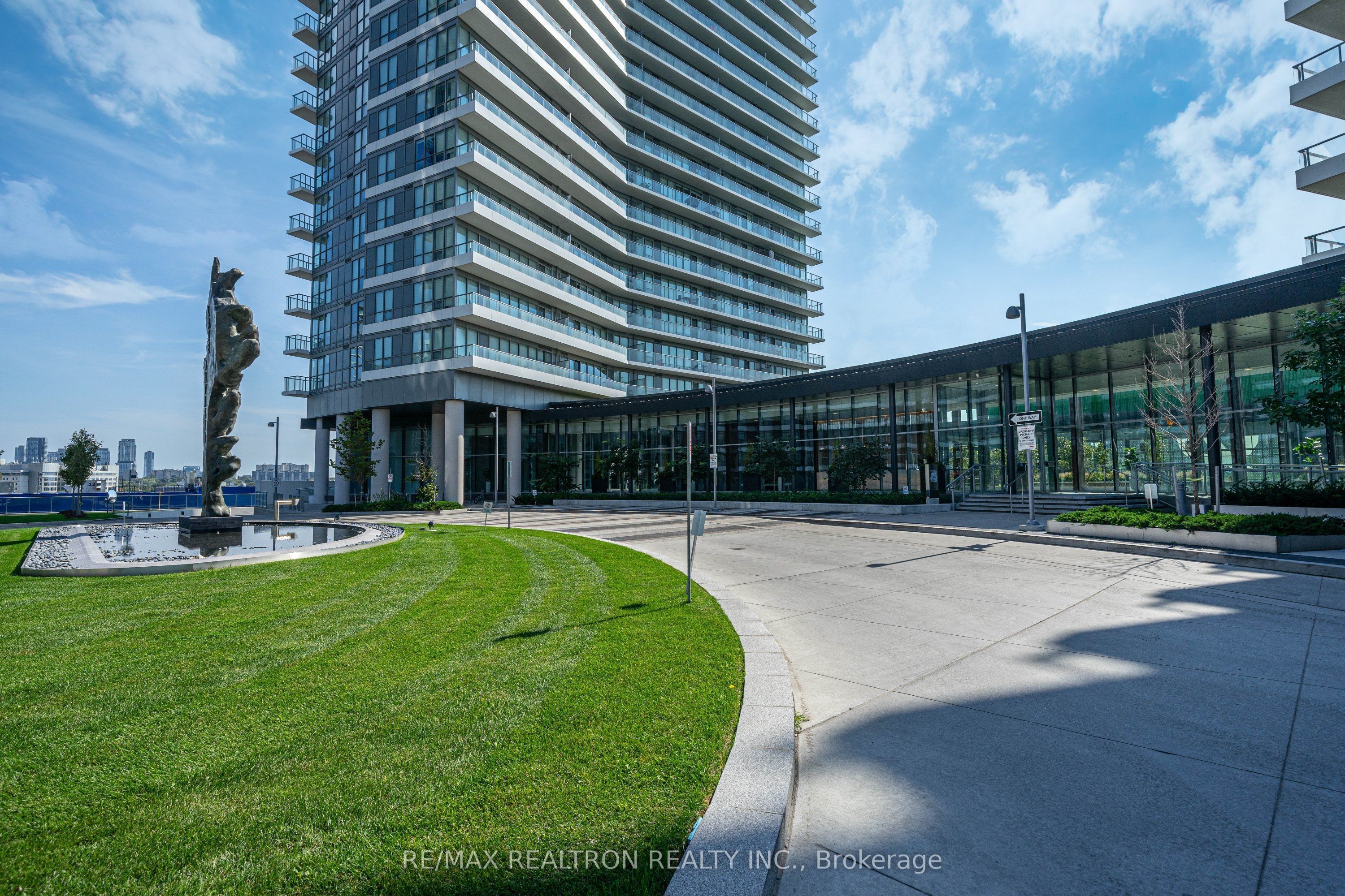 117 Mcmahon Drive 507, Toronto, ON M2K 0E4 photo 2