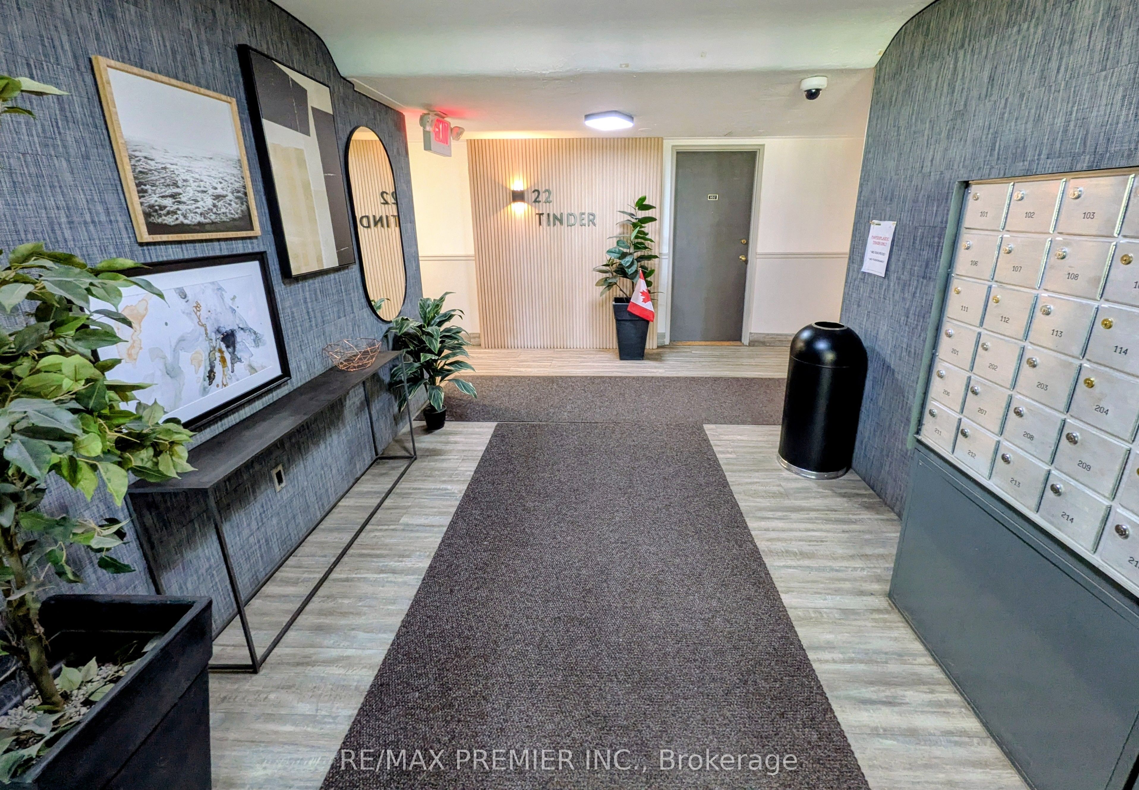 22 Tinder Crescent 104, Toronto, ON M4A 1L6 photo 3