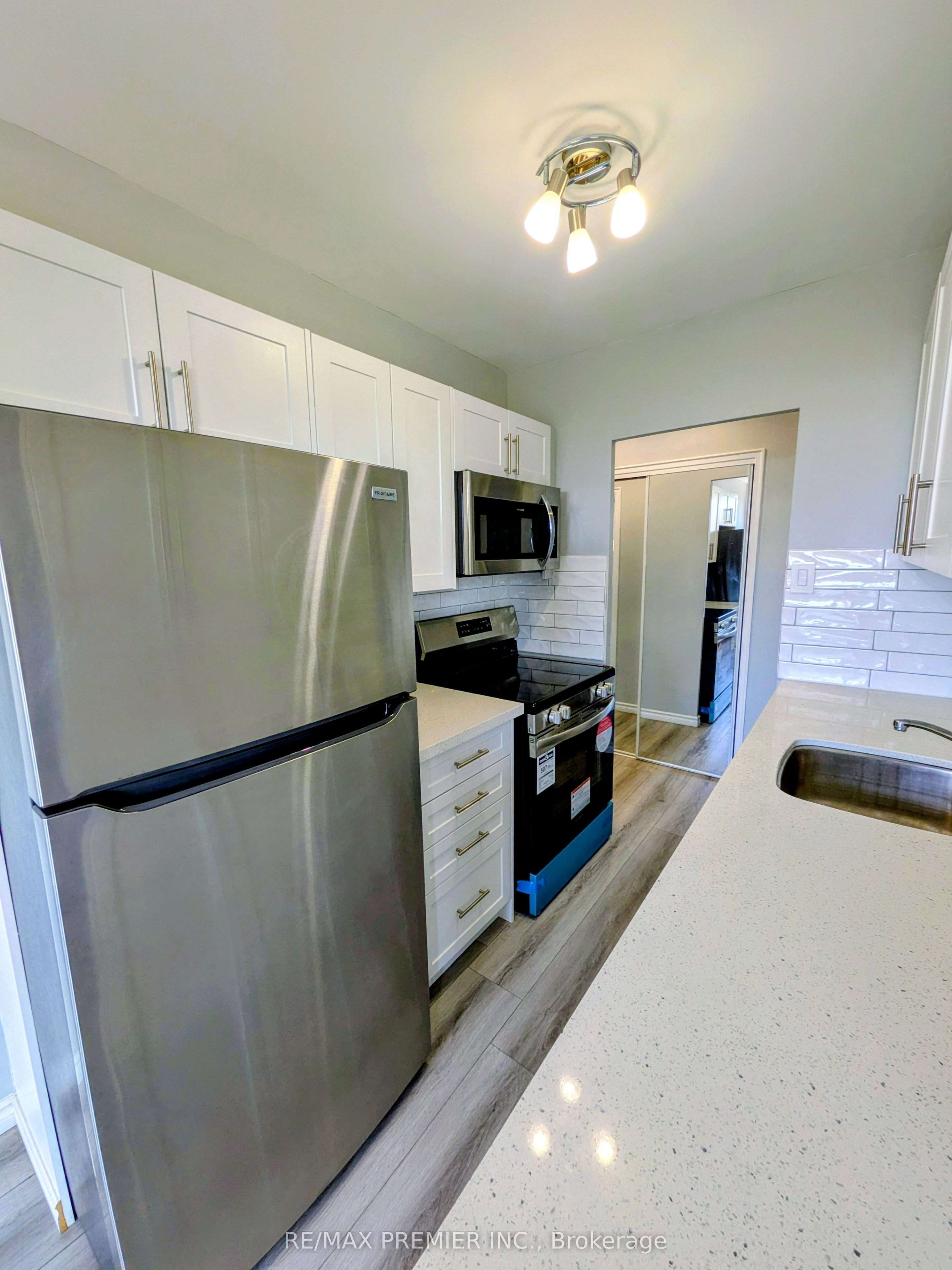 22 Tinder Crescent 104, Toronto, ON M4A 1L6 photo 5