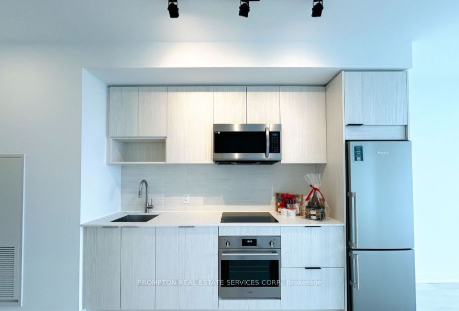 5 Defries Street 2311, Toronto, ON M5A 3R4 photo 2