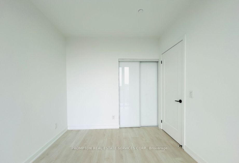 5 Defries Street 2311, Toronto, ON M5A 3R4 photo 3