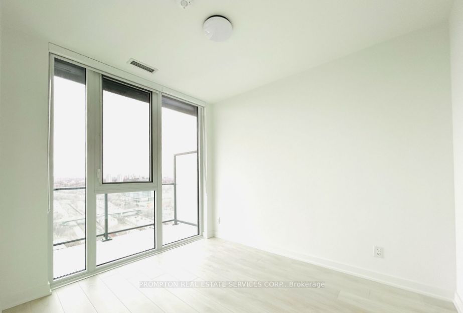 5 Defries Street 2311, Toronto, ON M5A 3R4 photo 4