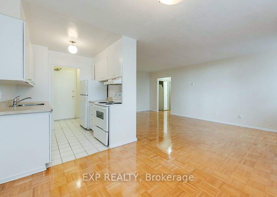 10 Huntley Street 1401, Toronto, ON M4Y 2K7 photo 2
