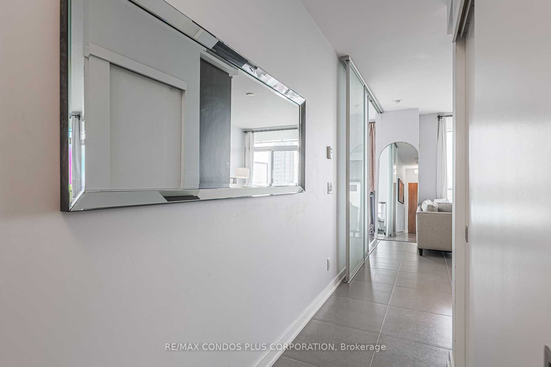 1 Market Street 2508, Toronto, ON M5E 0A2 photo 3