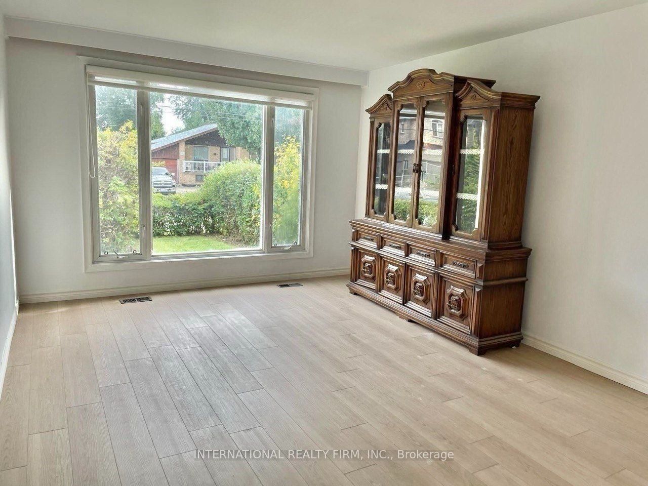 198 Waterloo Avenue, Toronto, ON M3H 3Z2 photo 3