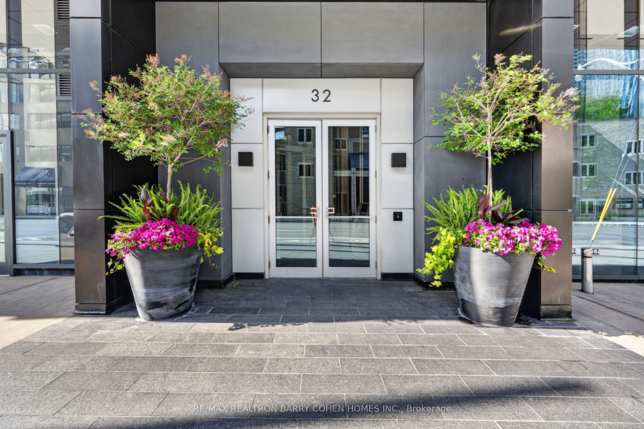 32 Davenport Road 303, Toronto, ON M5R 0B5 photo 3