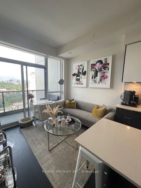 88 Cumberland Street 1805, Toronto, ON M5R 1B9 photo 2