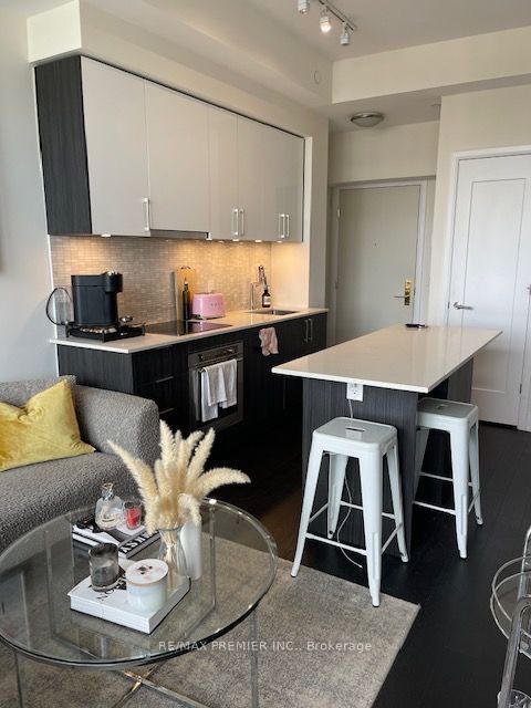 88 Cumberland Street 1805, Toronto, ON M5R 1B9 photo 4