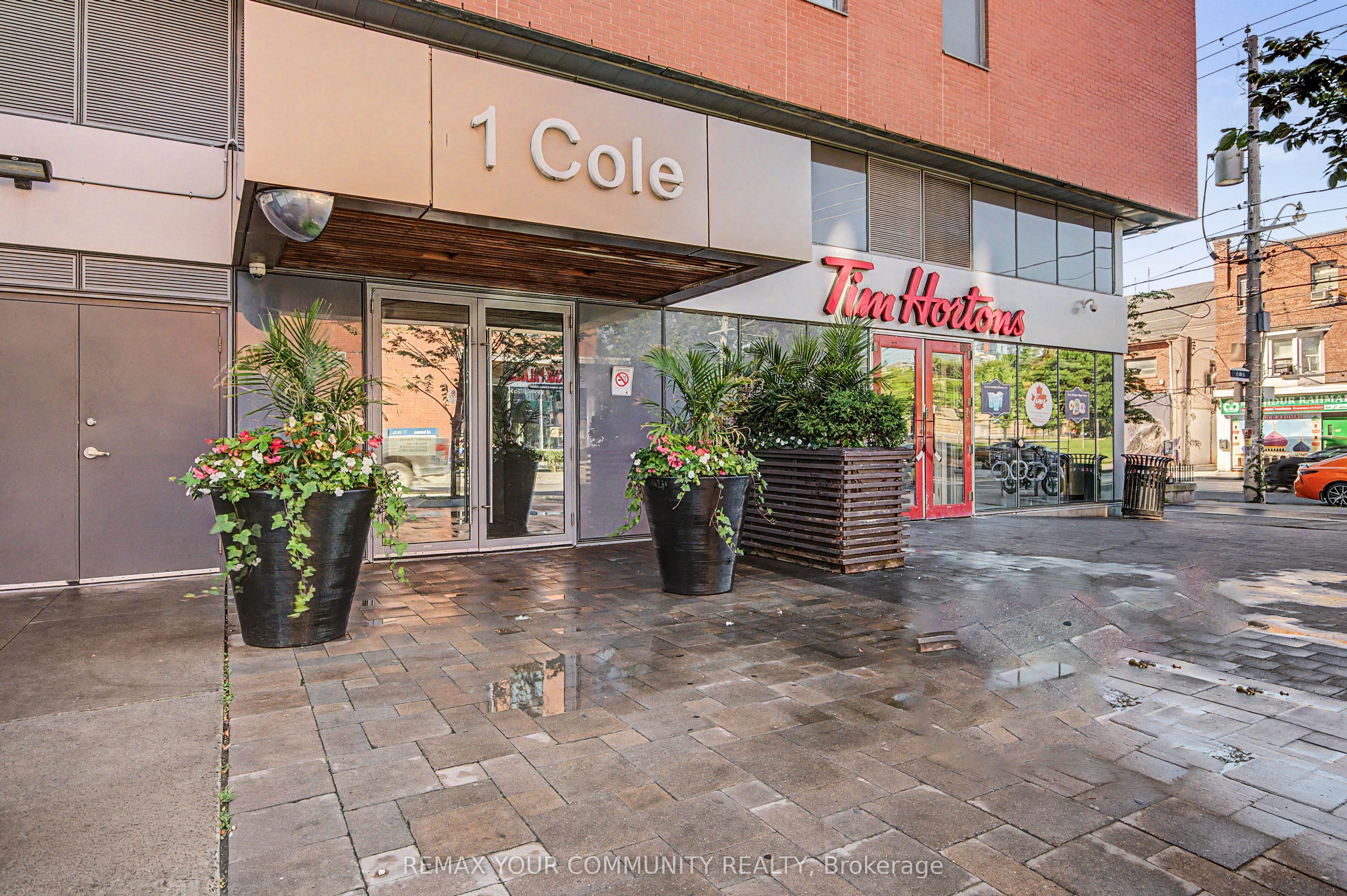 1 Cole Street 904, Toronto, ON M5A 4M2 photo 2