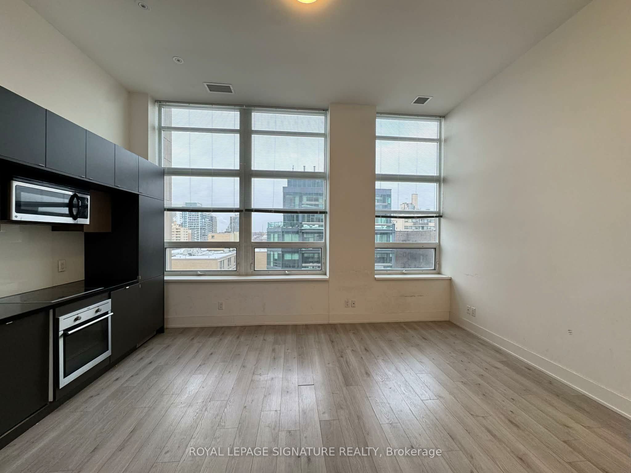 111 St Clair Avenue W 802, Toronto, ON M4V 1N5 photo 5