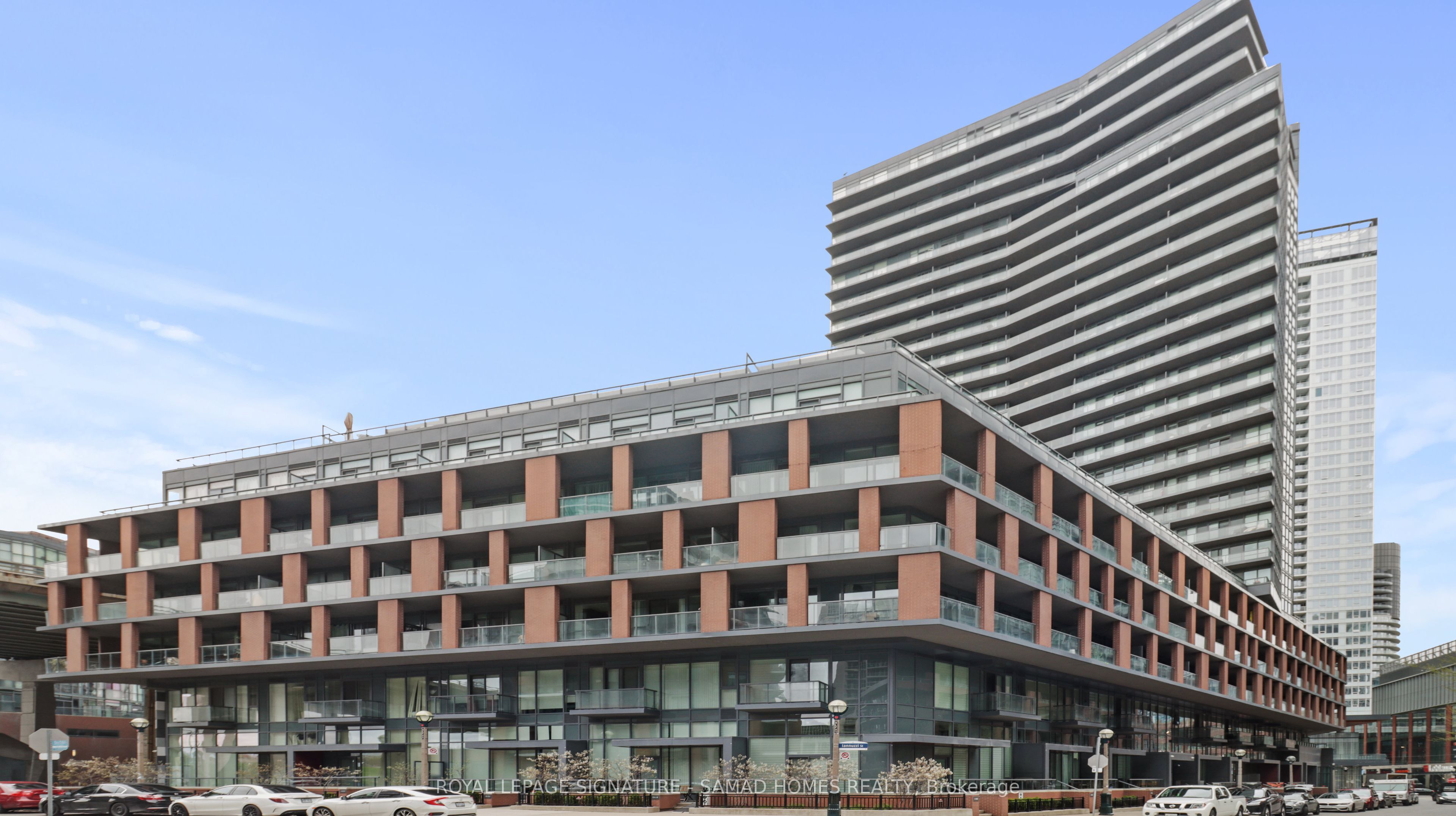 20 Bruyeres Mews 1712, Toronto, ON M5V 0G8