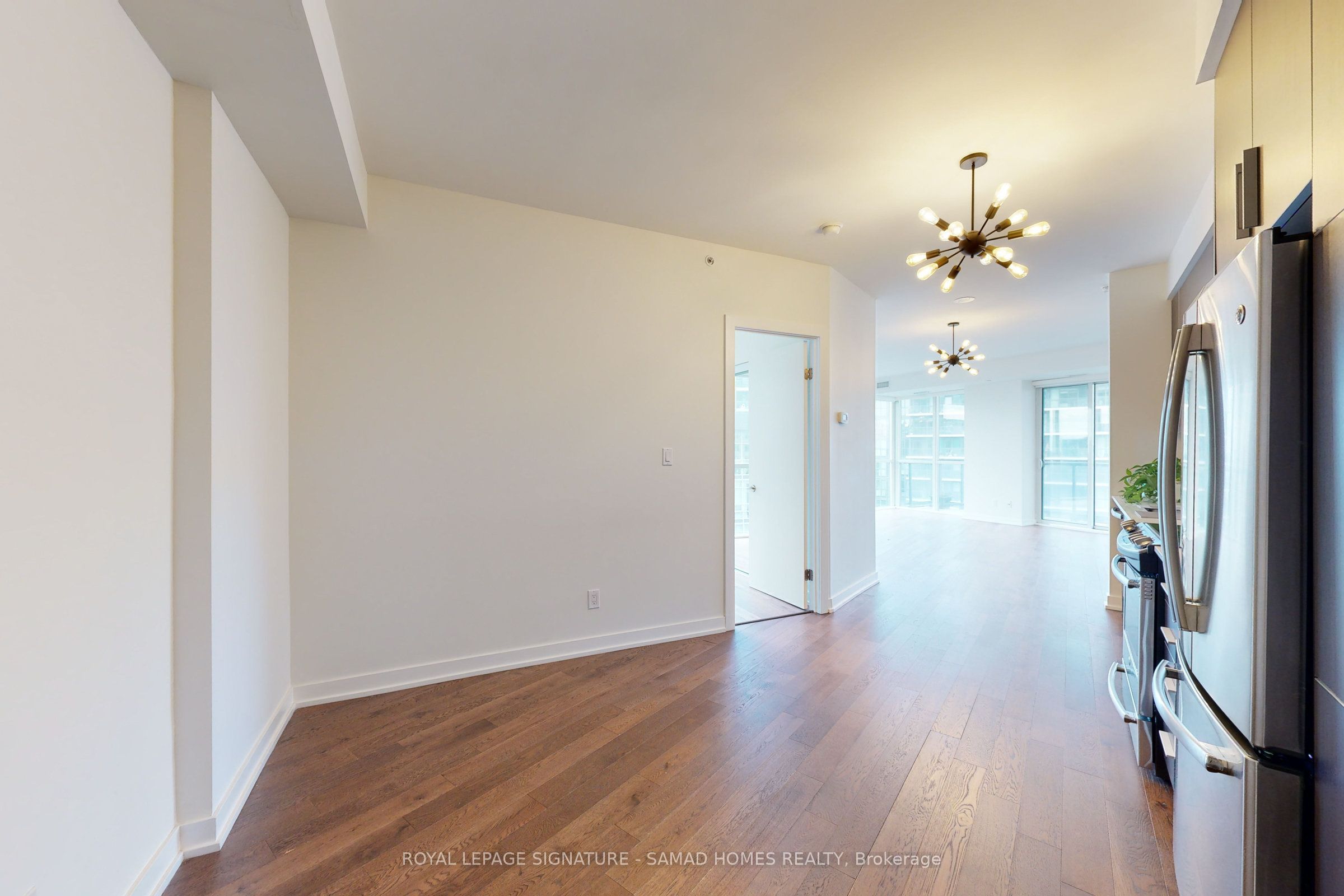 20 Bruyeres Mews 1712, Toronto, ON M5V 0G8 photo 3