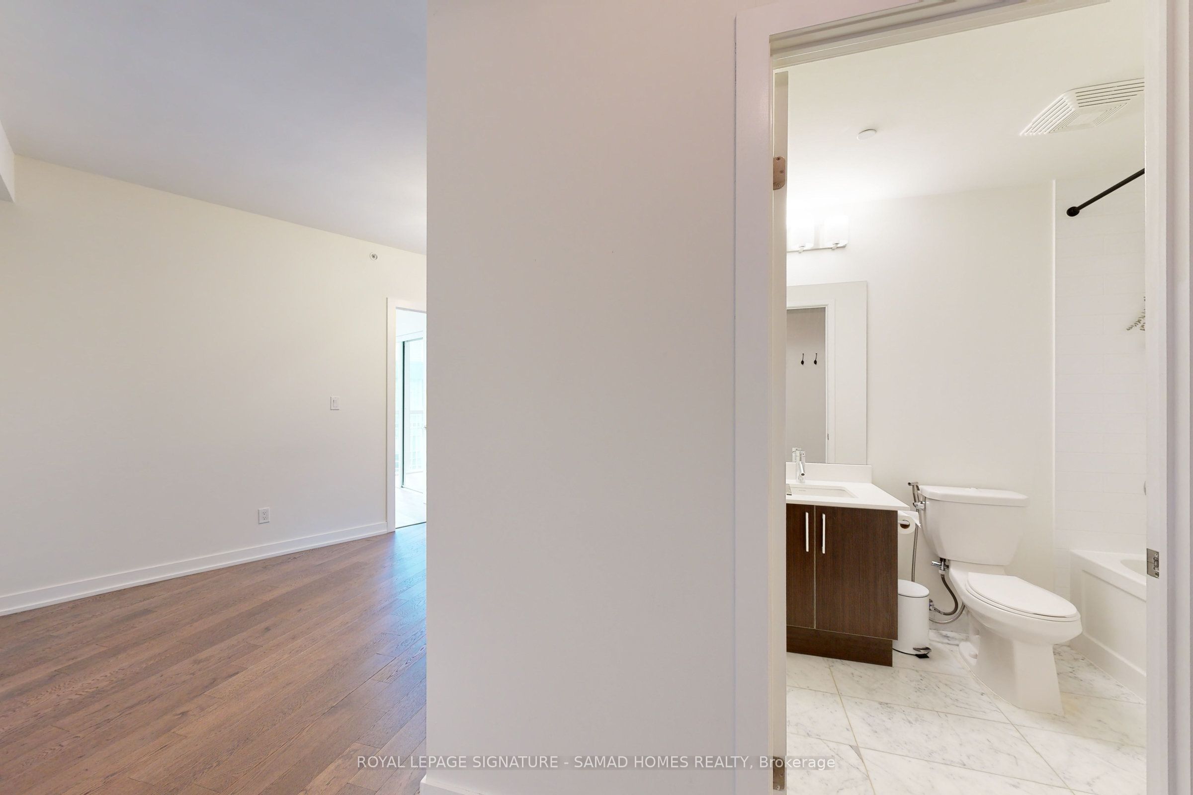 20 Bruyeres Mews 1712, Toronto, ON M5V 0G8 photo 5