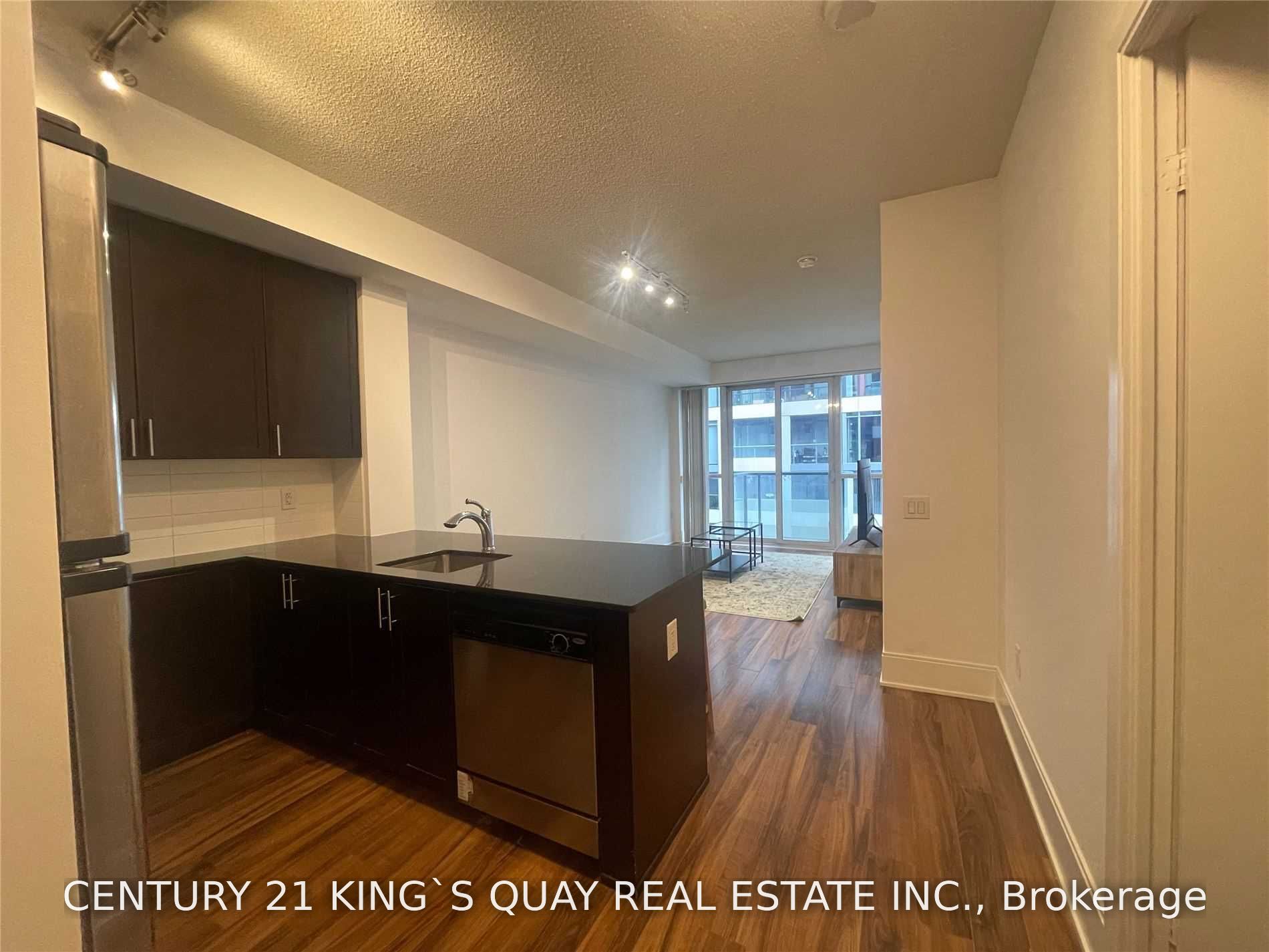 560 Front Street W 804, Toronto, ON M5V 1C1 photo 2
