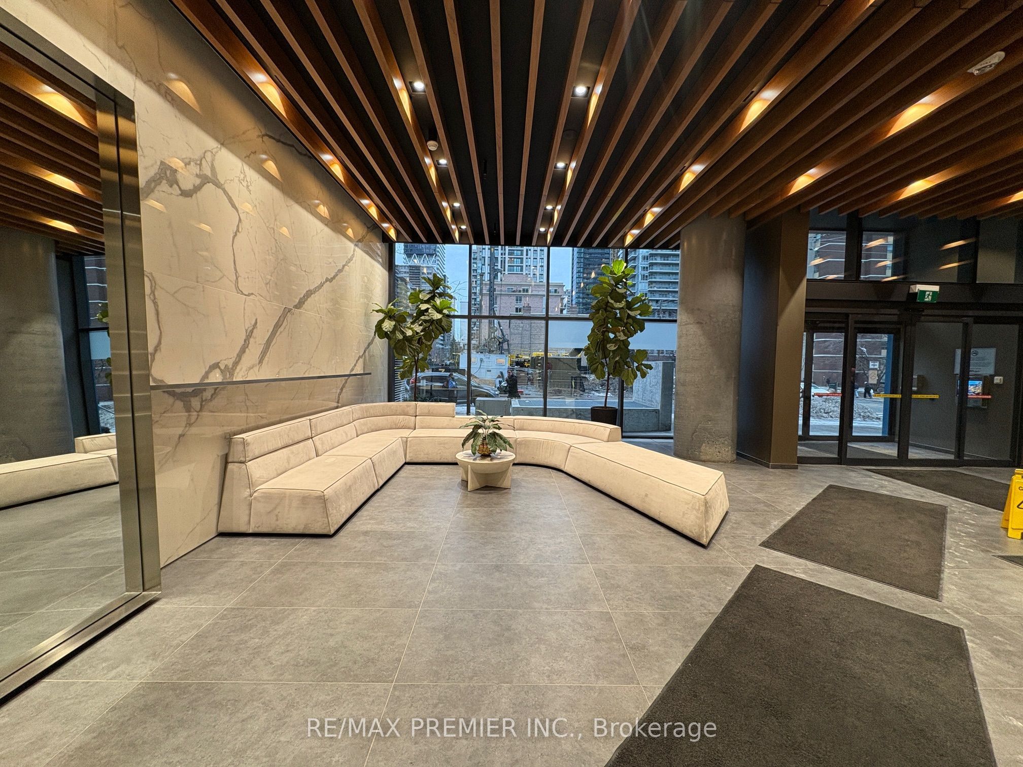 161 Roehampton Avenue 206, Toronto, ON M3P 1P9 photo 3