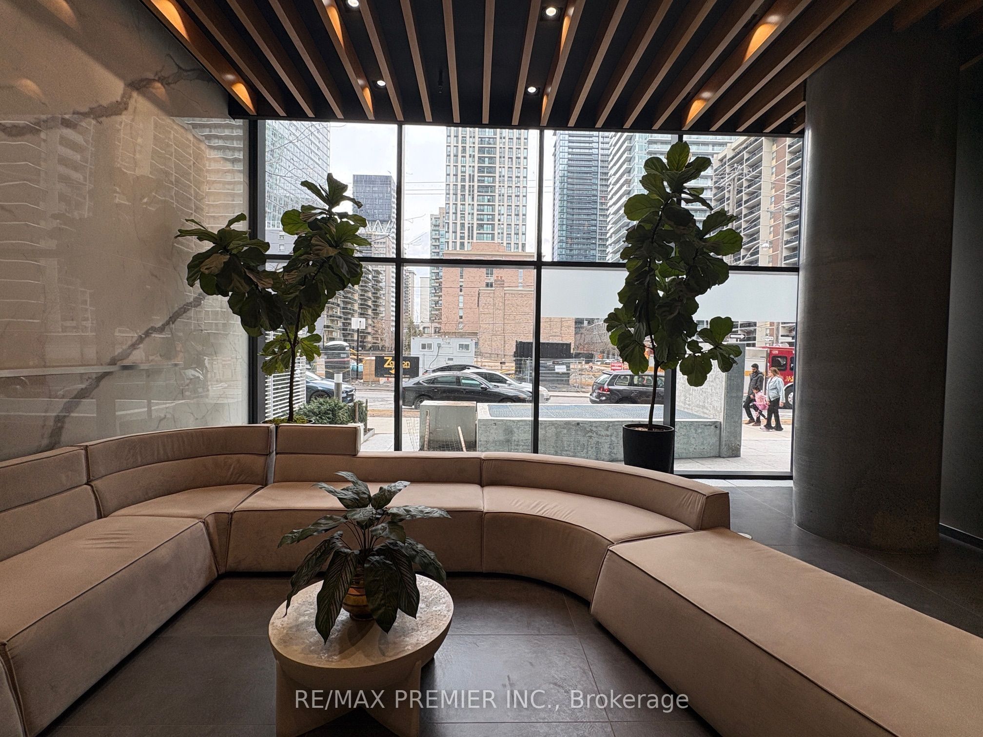 161 Roehampton Avenue 206, Toronto, ON M3P 1P9 photo 4