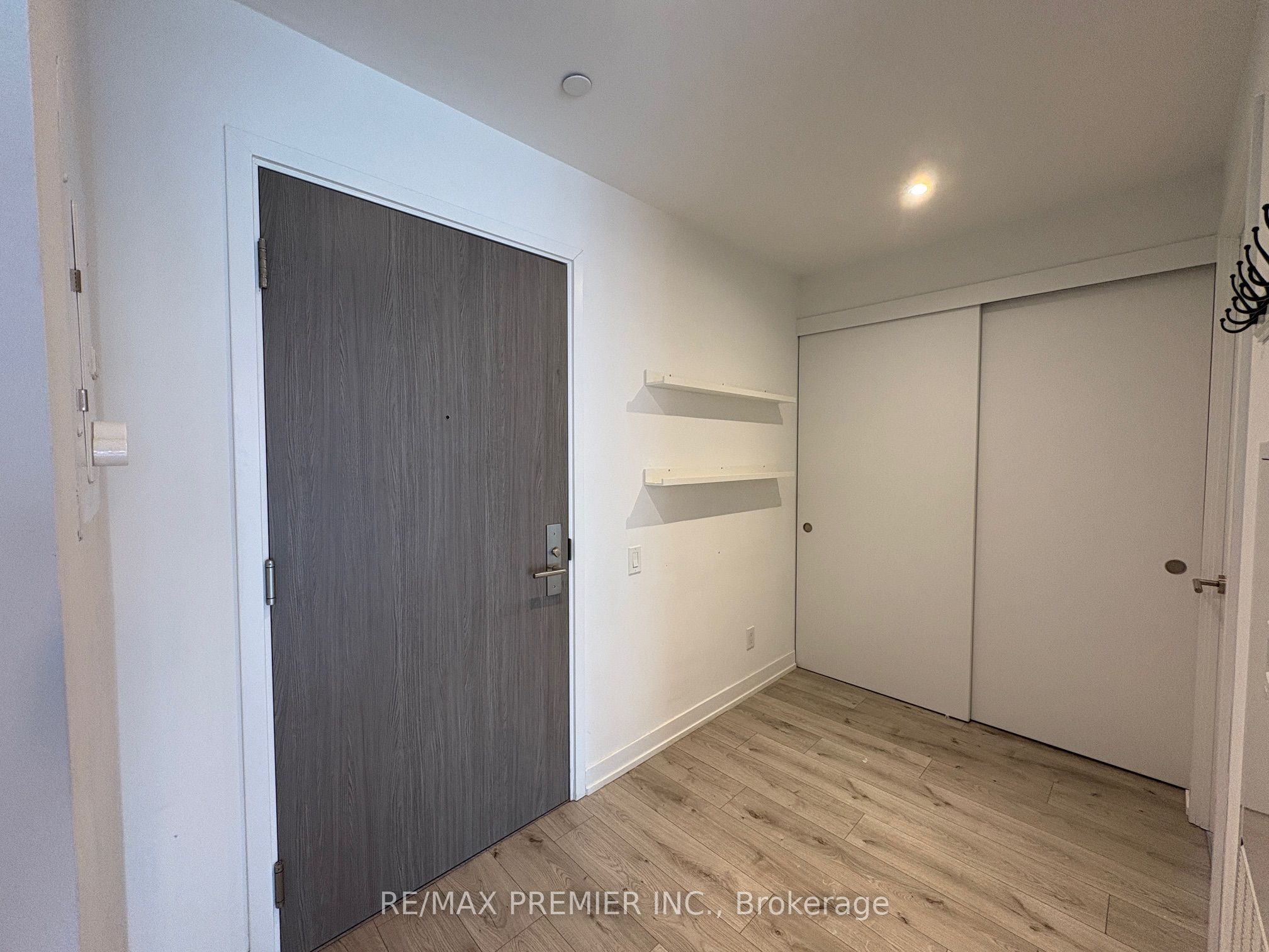 161 Roehampton Avenue 206, Toronto, ON M3P 1P9 photo 5