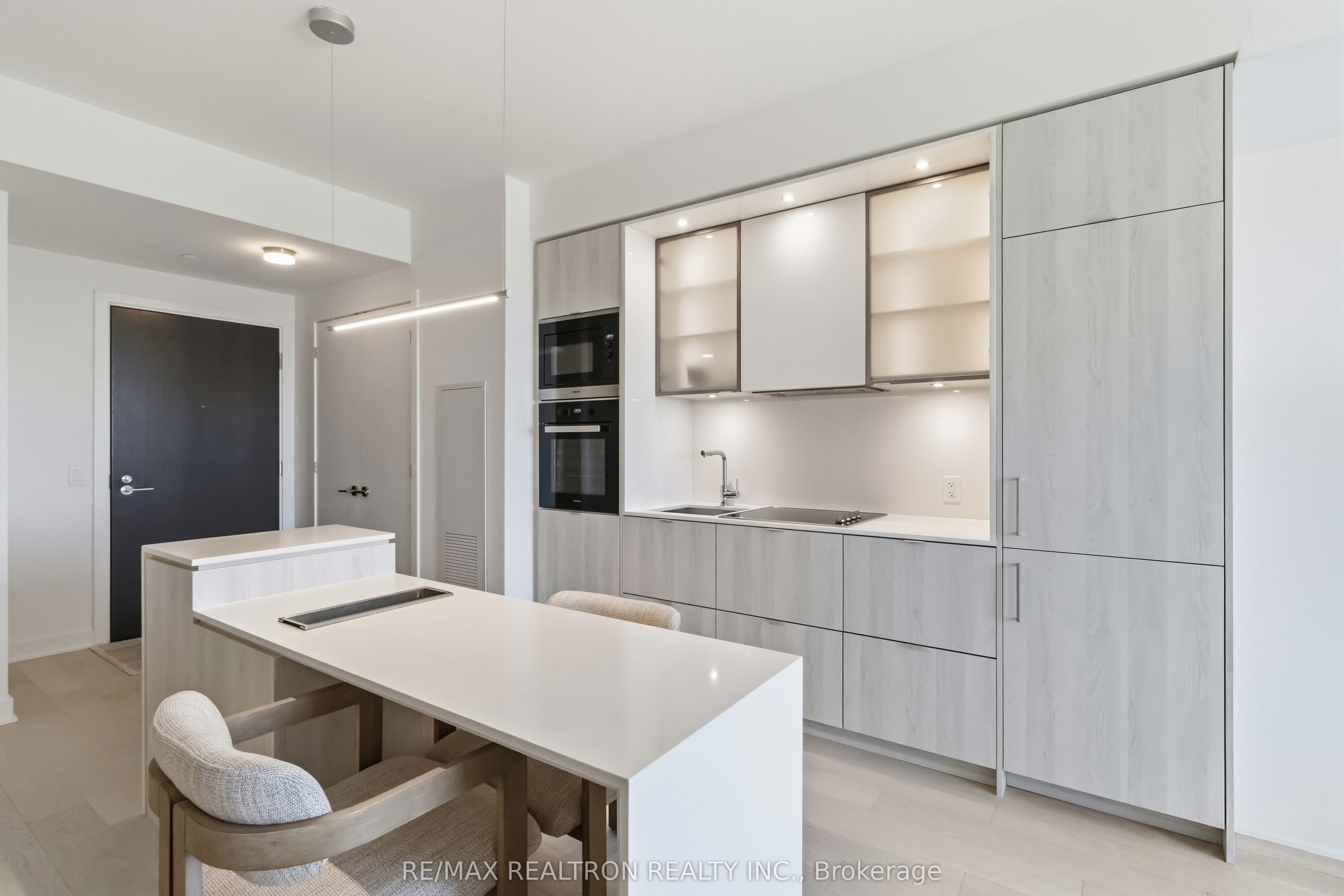 11 Yorkville Avenue 3403, Toronto, ON M4W 1L2 photo 4