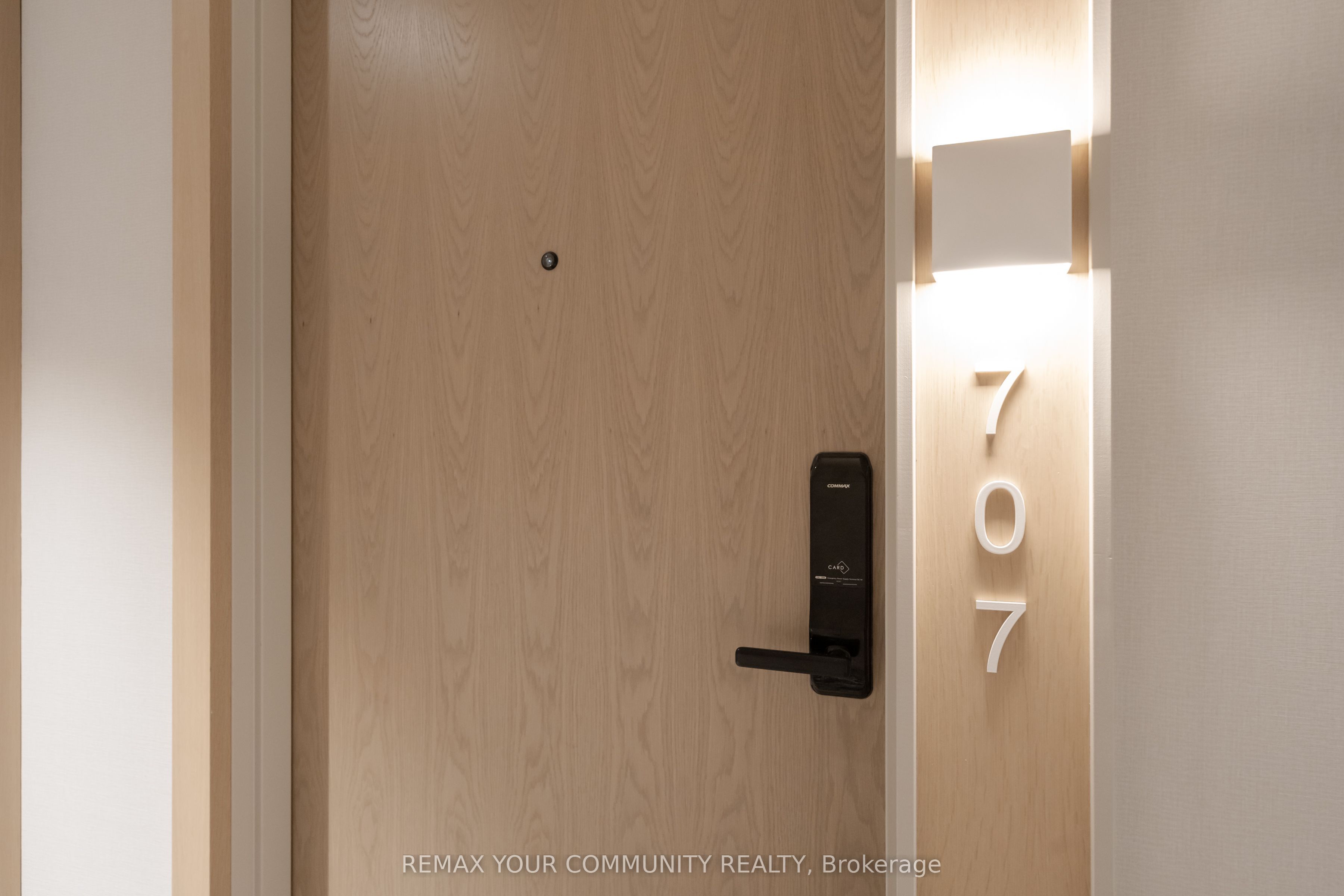 5 Defries Street 707, Toronto, ON M5A 3R4 photo 2