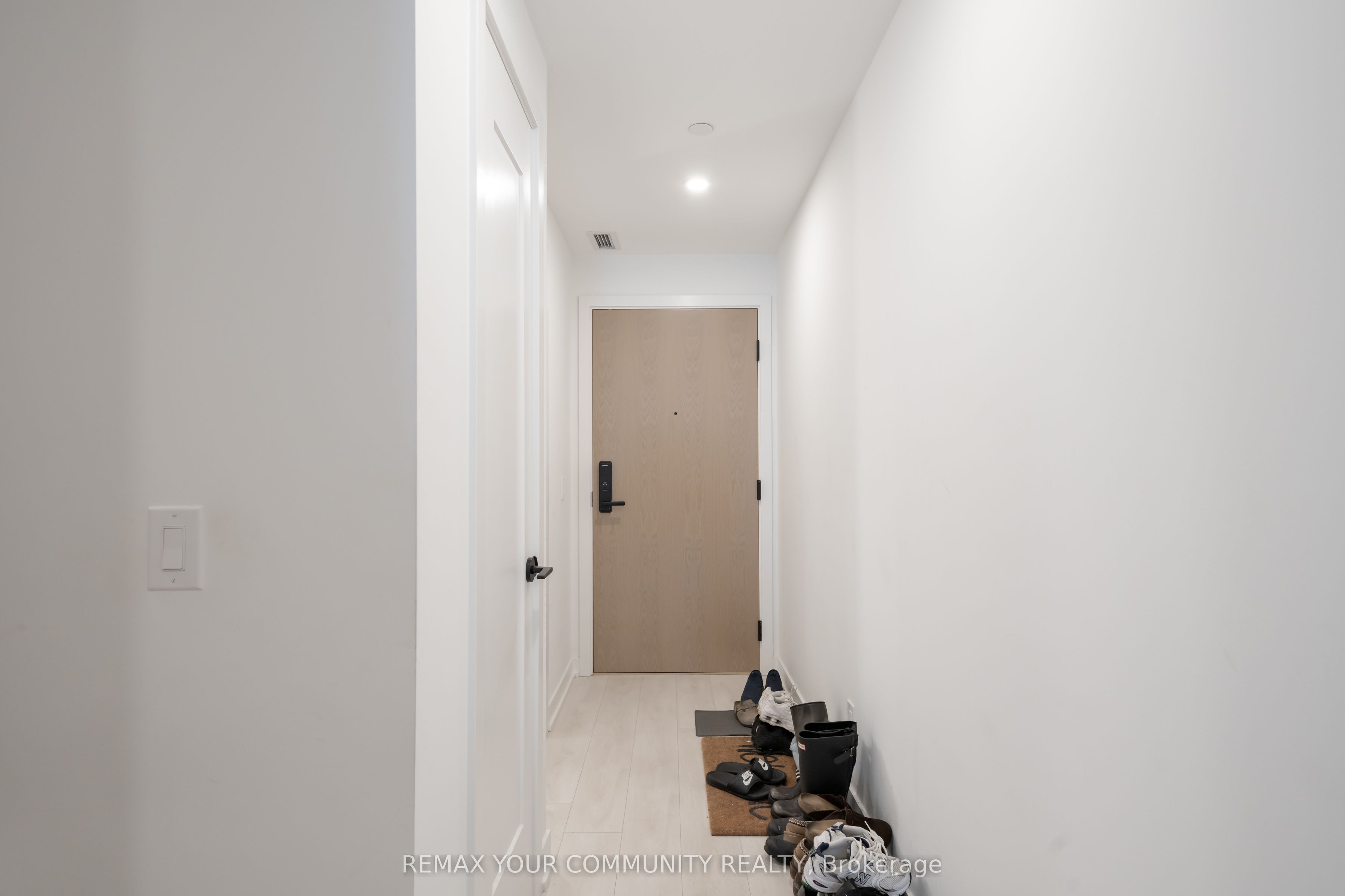 5 Defries Street 707, Toronto, ON M5A 3R4 photo 3