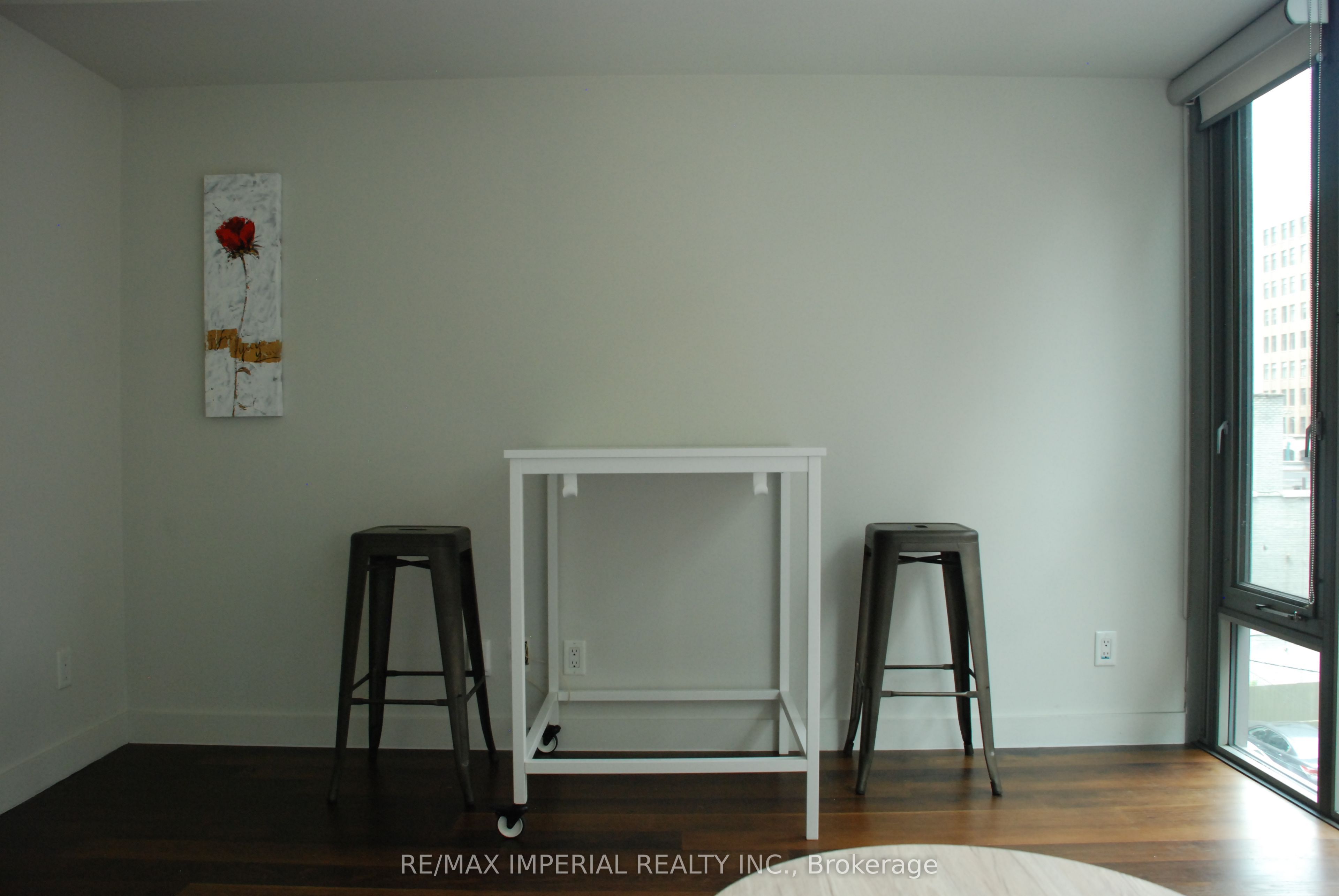 25 oxley Street 405, Toronto, ON M5V 2J5 photo 3