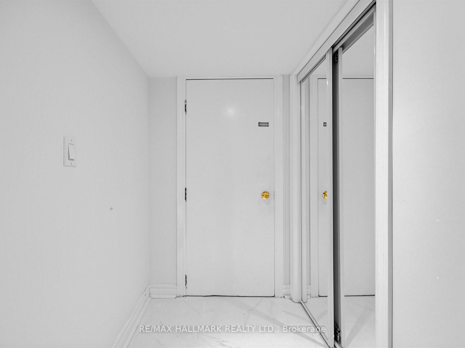271 Atlas Avenue Lower, Toronto, ON M6C 3P8 photo 3