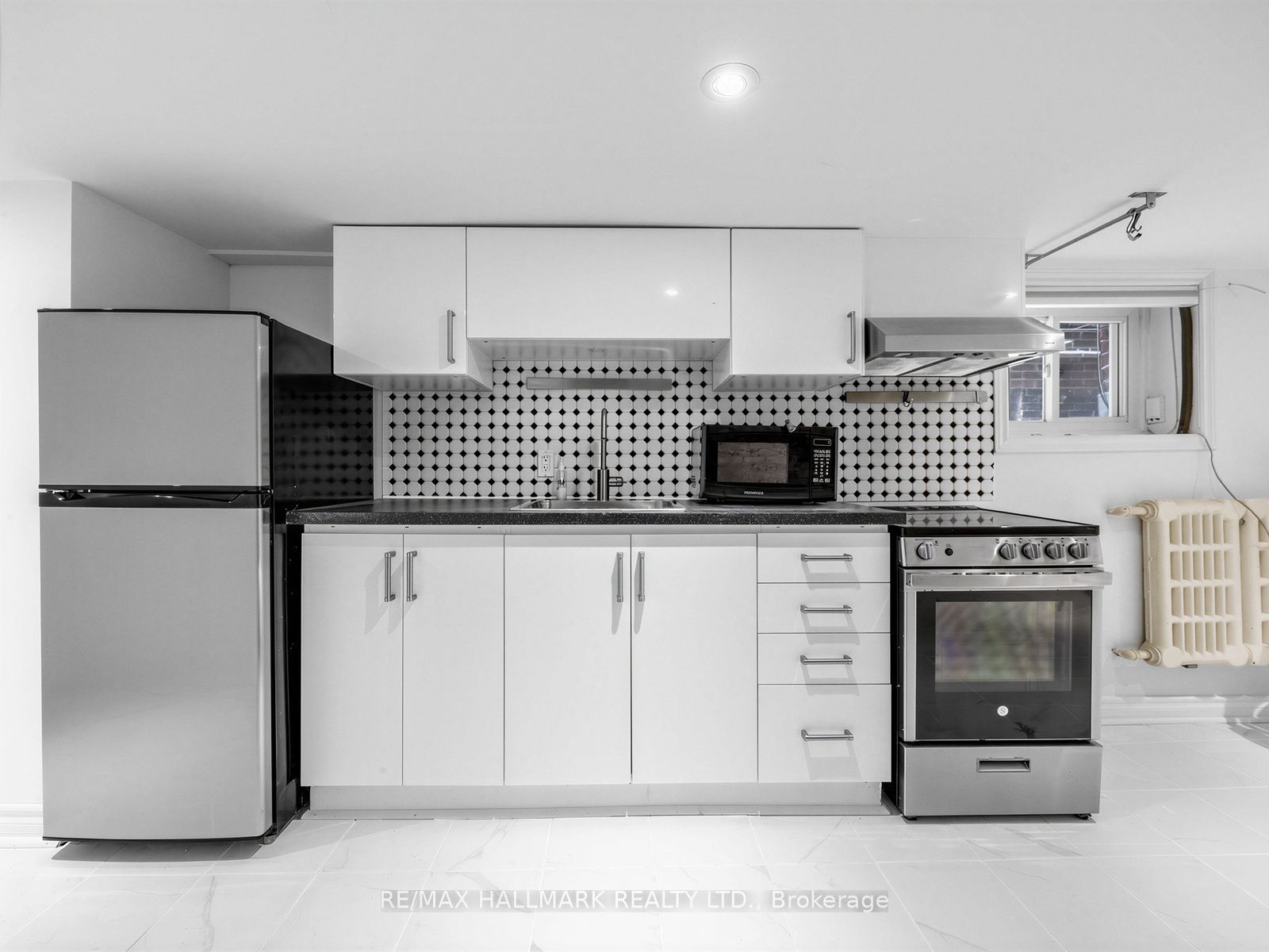271 Atlas Avenue Lower, Toronto, ON M6C 3P8 photo 4