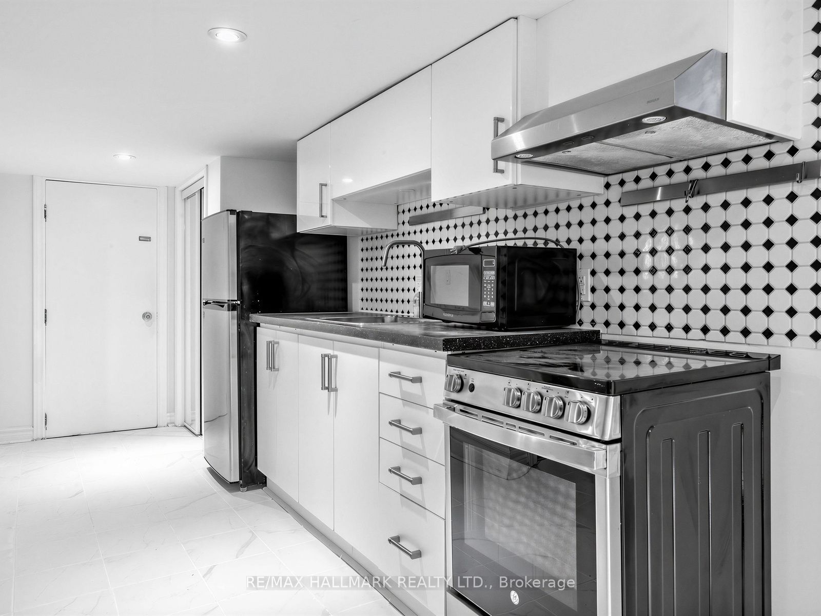 271 Atlas Avenue Lower, Toronto, ON M6C 3P8 photo 5