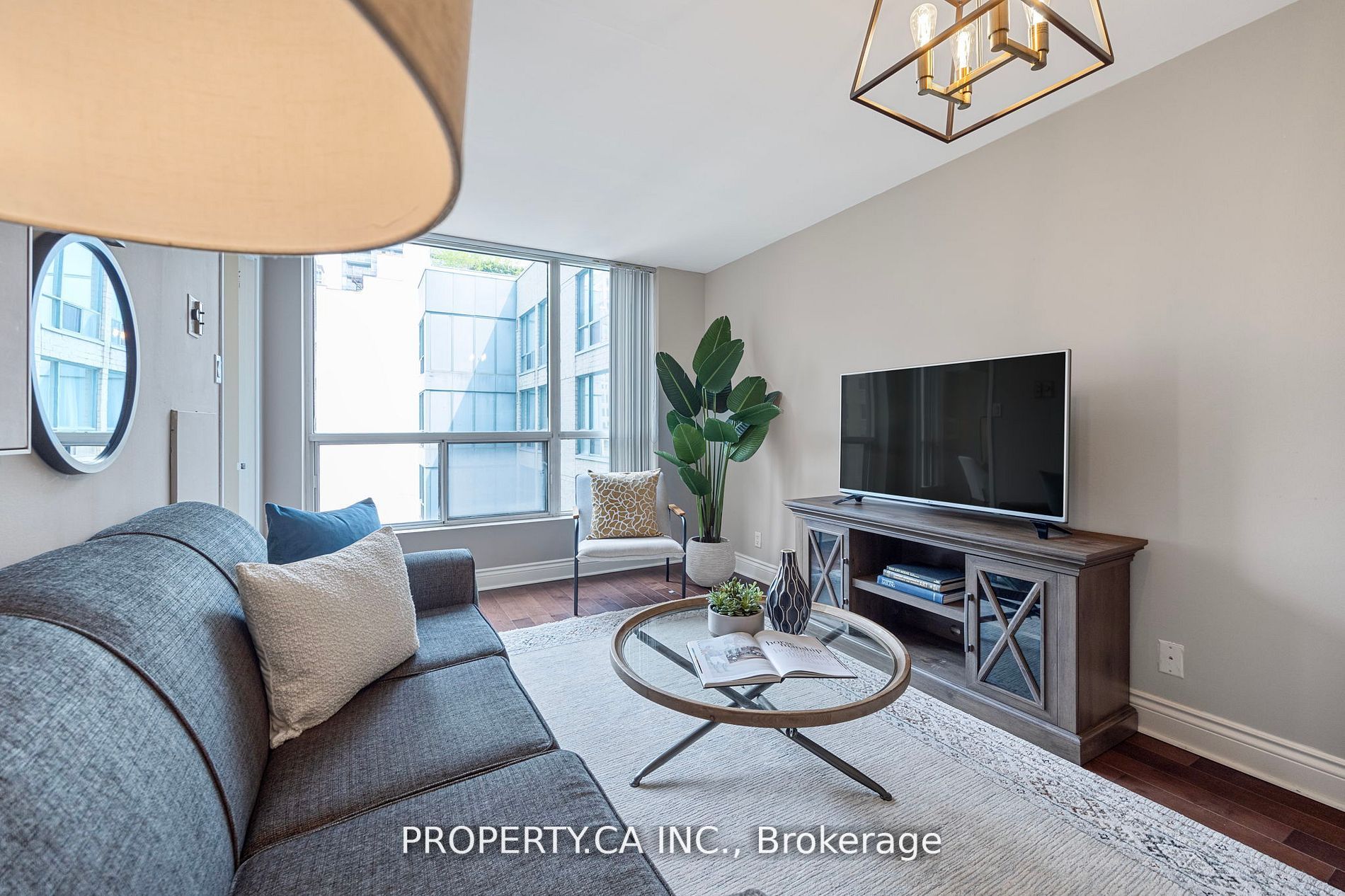92 King Street E 708, Toronto, ON M5C 2V8 photo 2