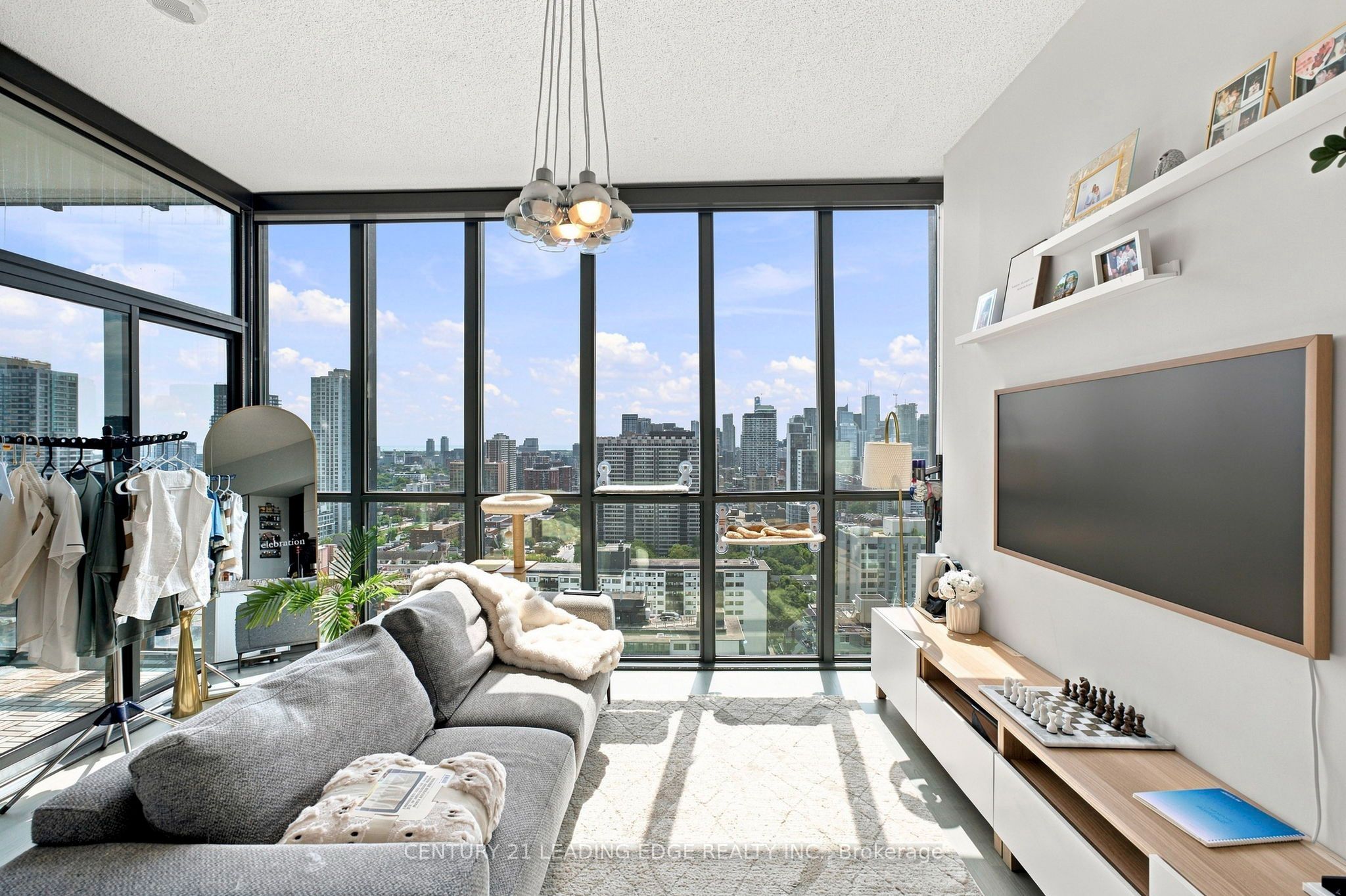 101 Charles Street E 2203, Toronto, ON M4Y 0A9 photo 3