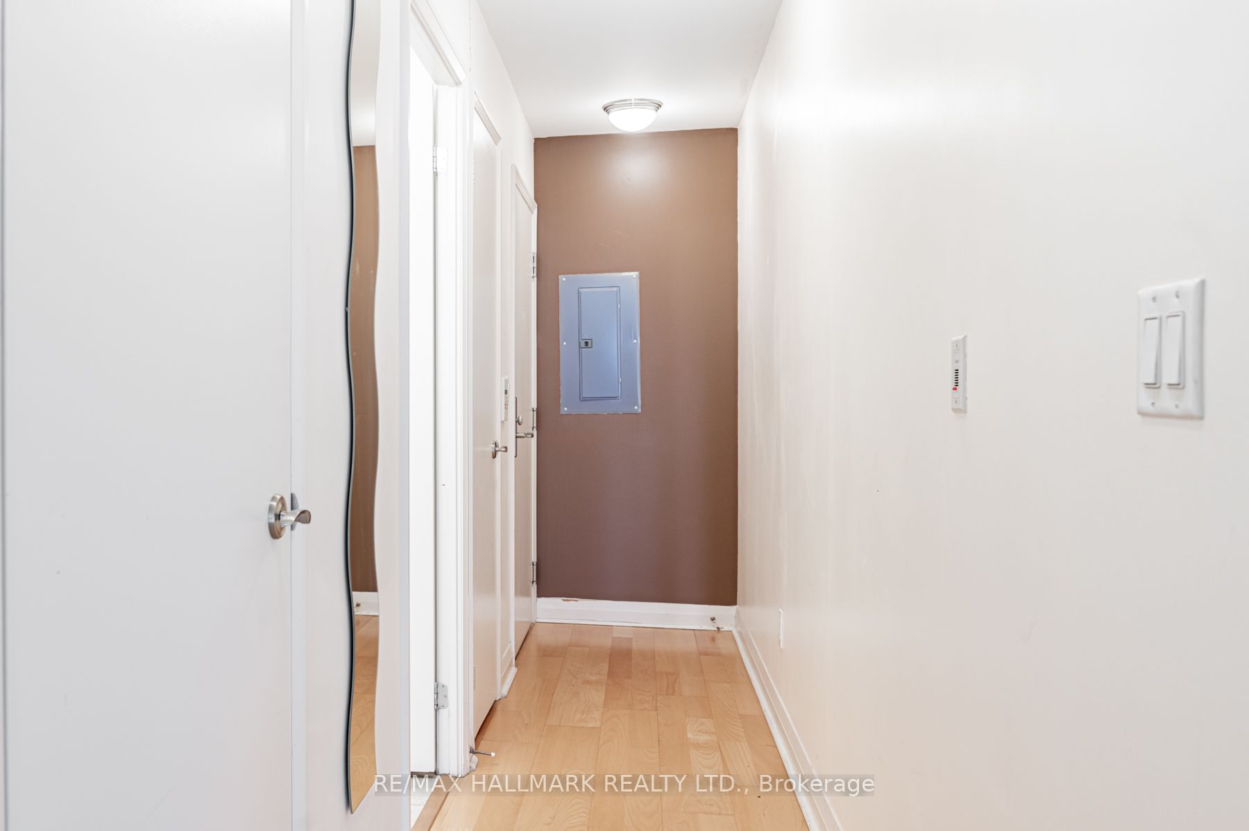 220 Victoria Street 701, Toronto, ON M5B 2R6 photo 2
