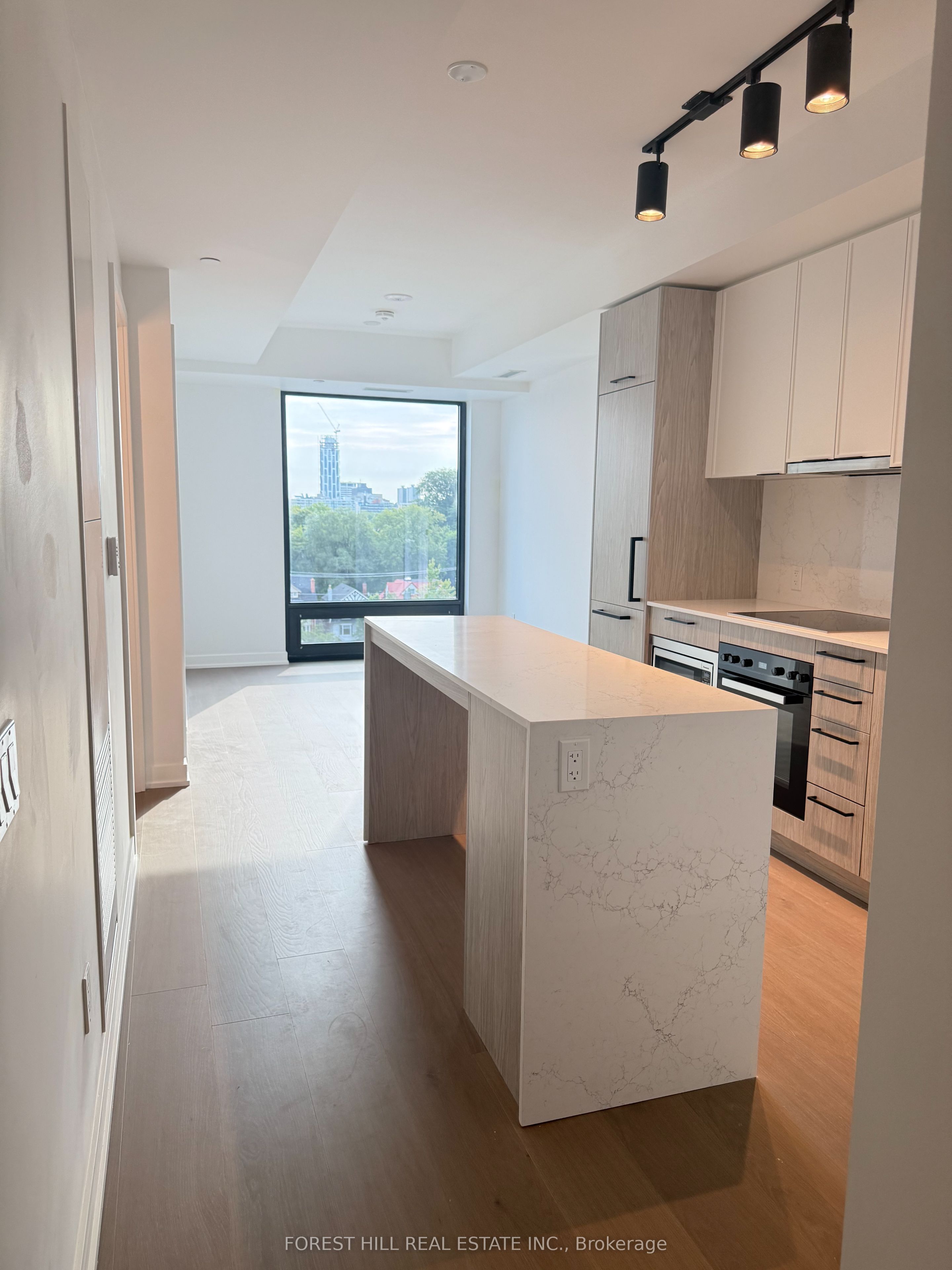 89 Montclair Avenue 1220, Toronto, ON M5P 0A9 photo 4
