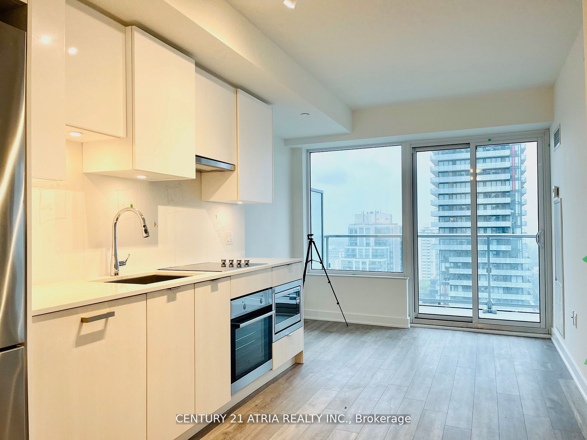 195 Redpath Avenue 2609, Toronto, ON M4P 0E4 photo 3