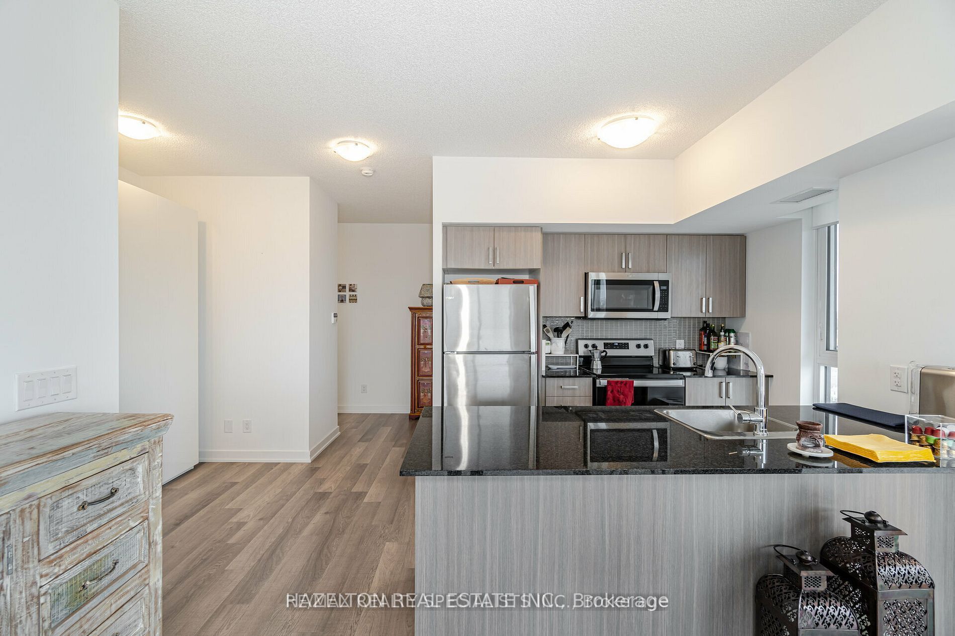 1603 Eglinton Avenue W 1304, Toronto, ON M6E 0A1 photo 5