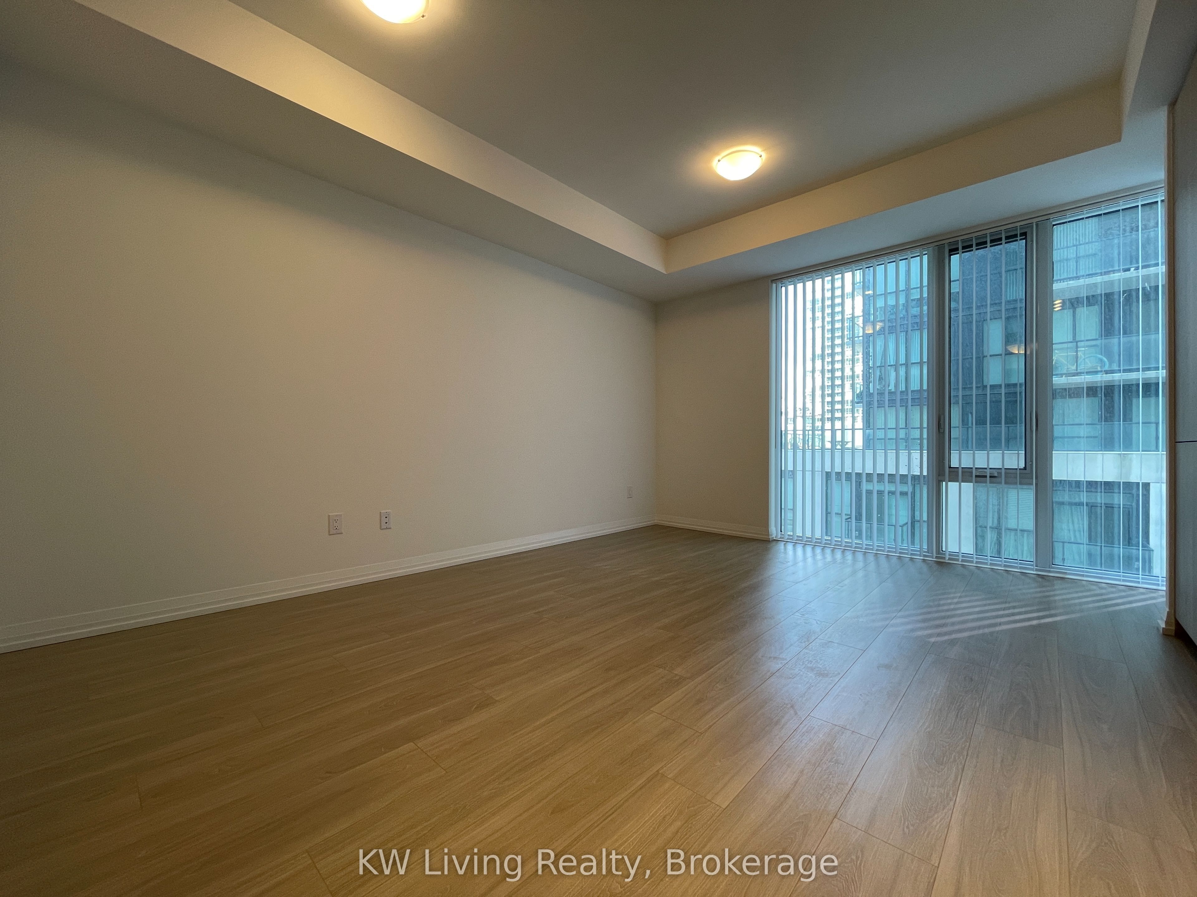 8 Widmer Street 1801, Toronto, ON M5V 0W6 photo 3
