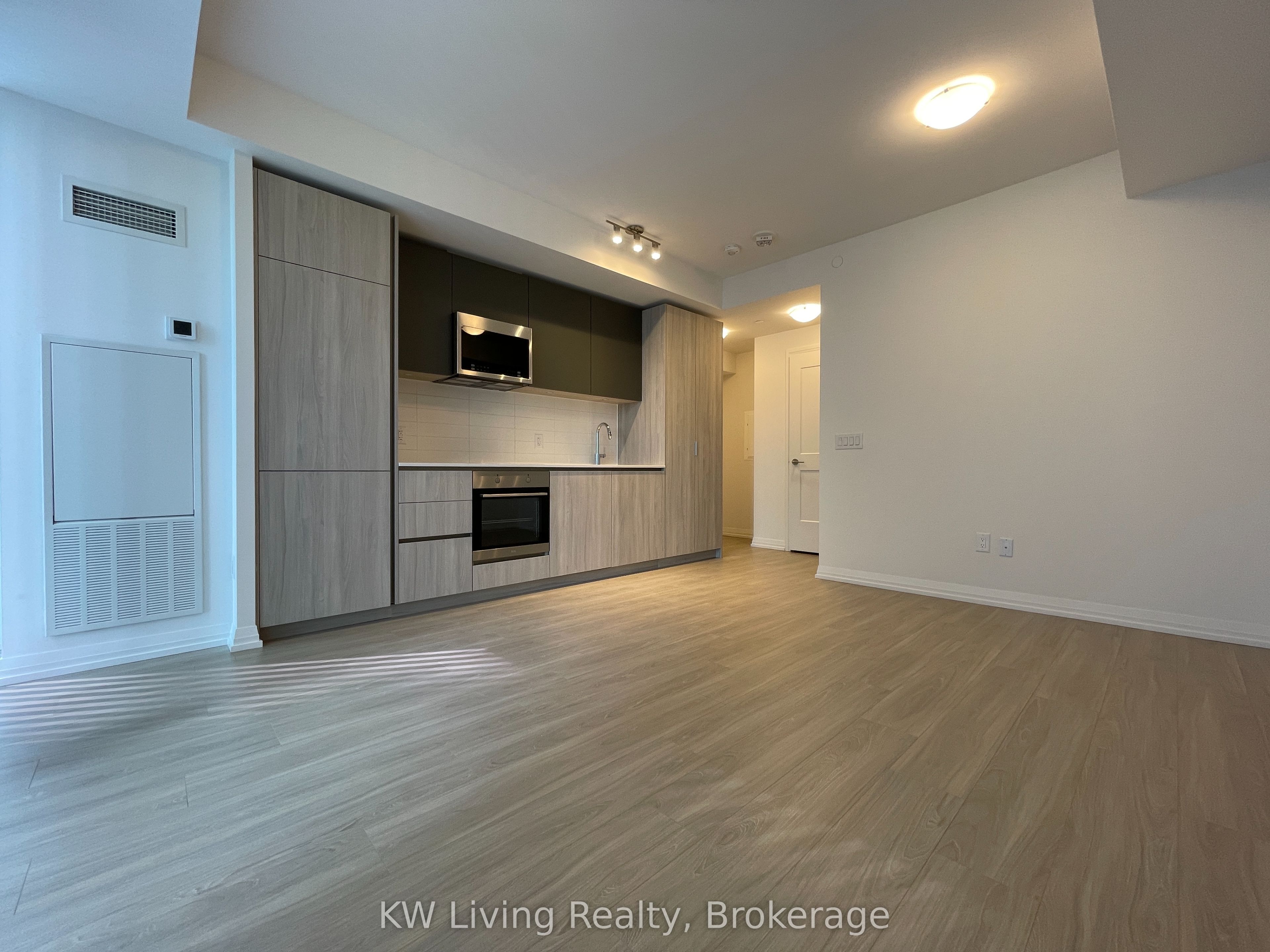 8 Widmer Street 1801, Toronto, ON M5V 0W6 photo 5