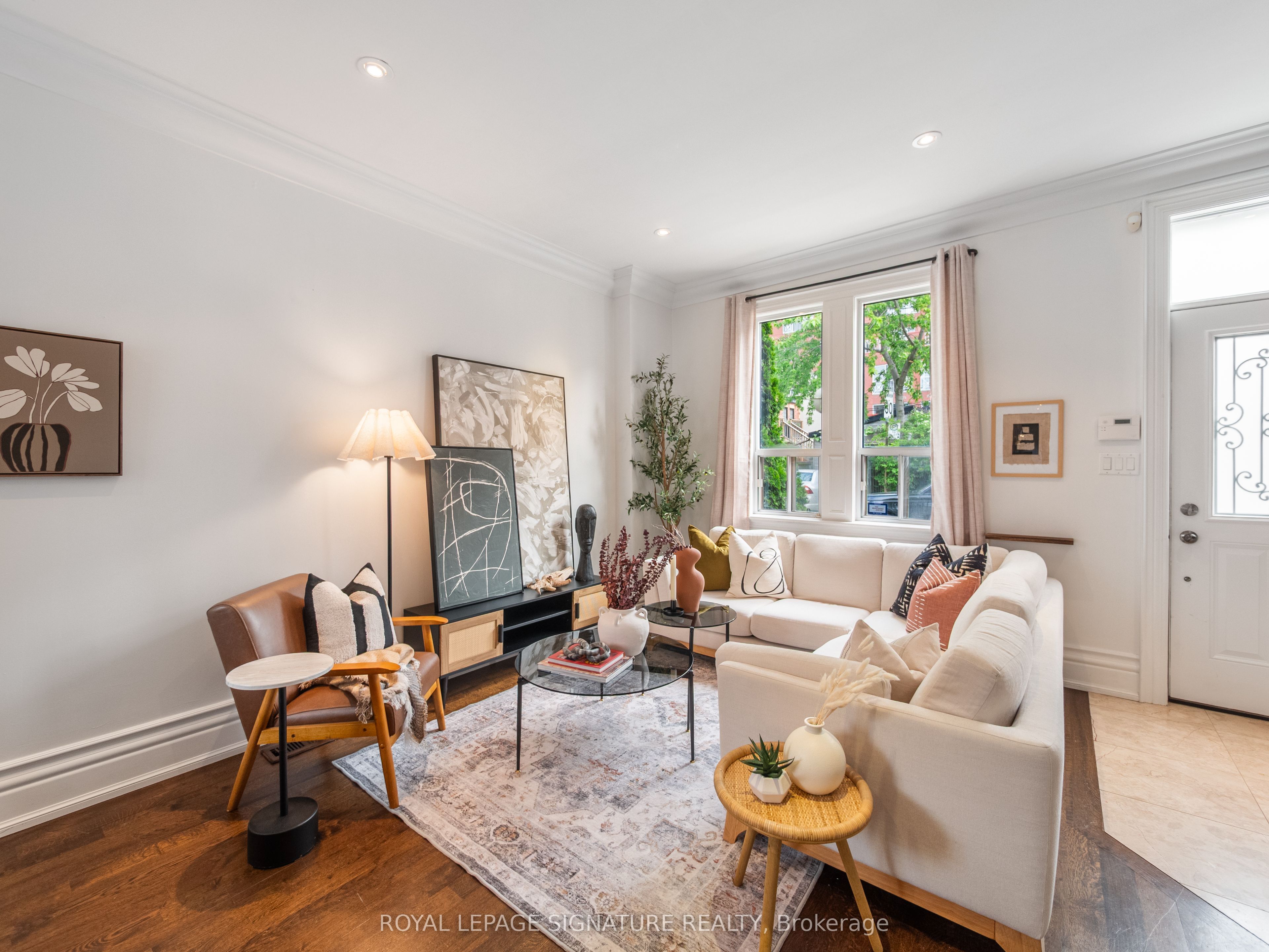 4 Whitaker Avenue, Toronto, ON M6J 1A1 photo 3
