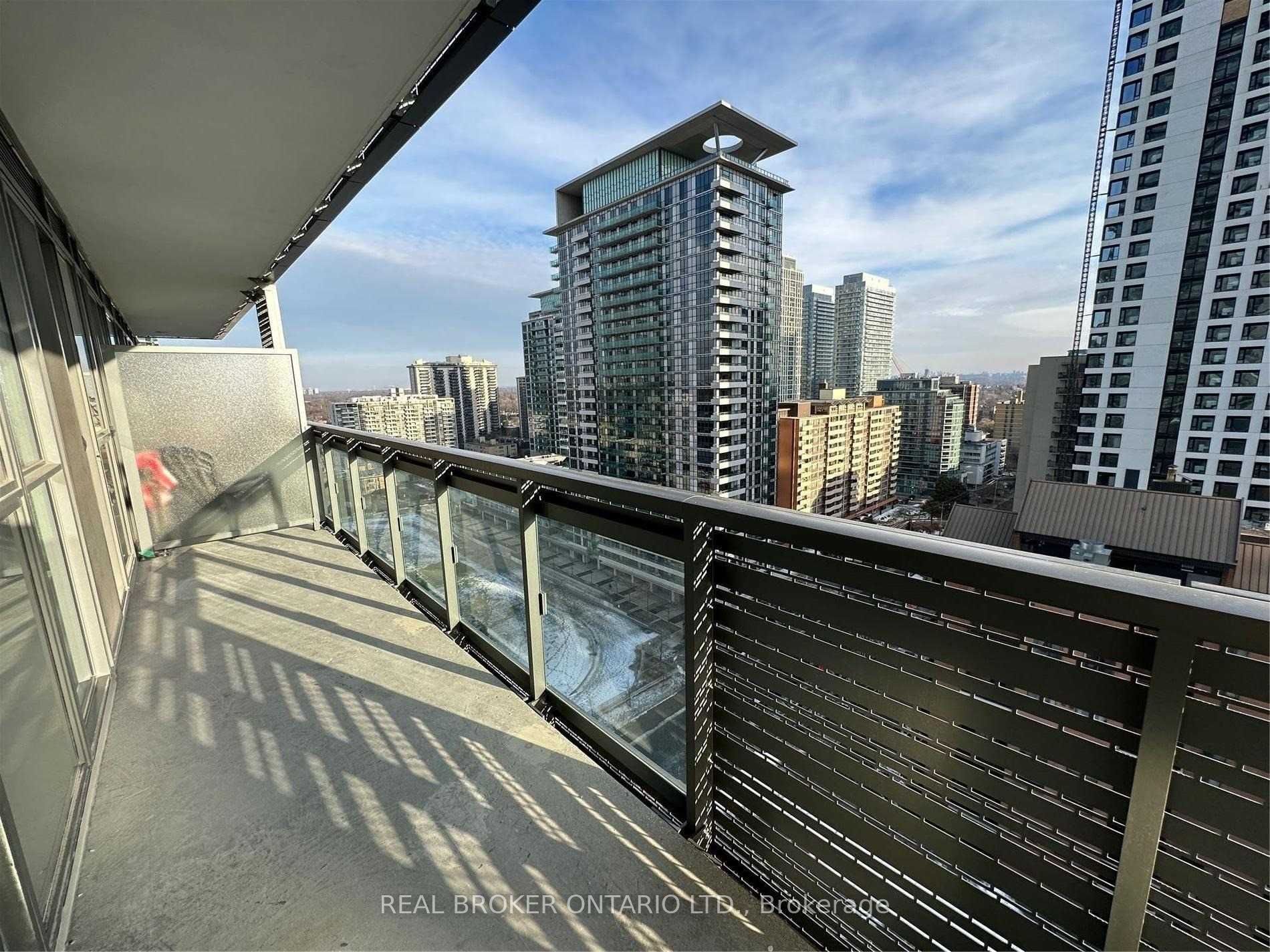 39 Roehampton Avenue 1401, Toronto, ON M4P 1P9 photo 2